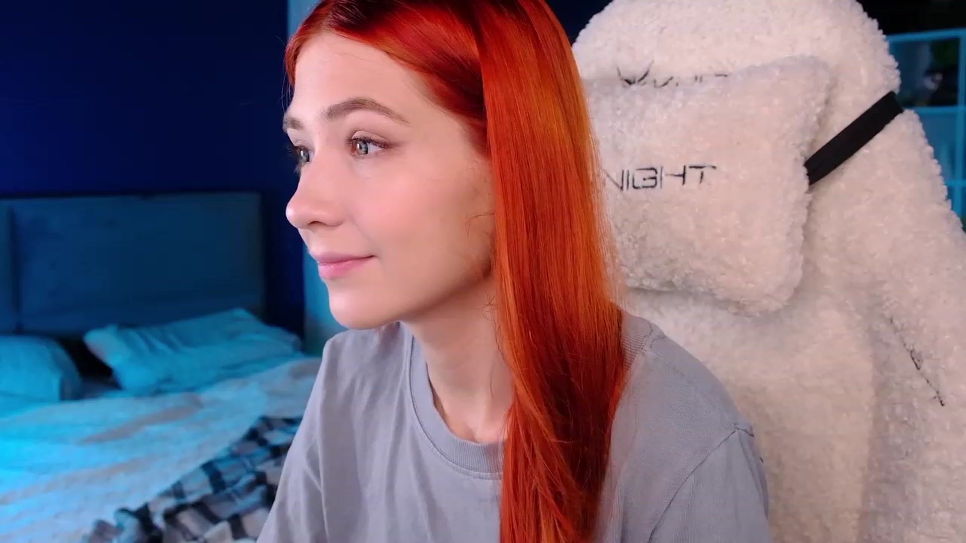 Gallery image thumbnail from JulyRedFox's myfreecams stream on, 08/03/2023, 01:33 image 2 of 20