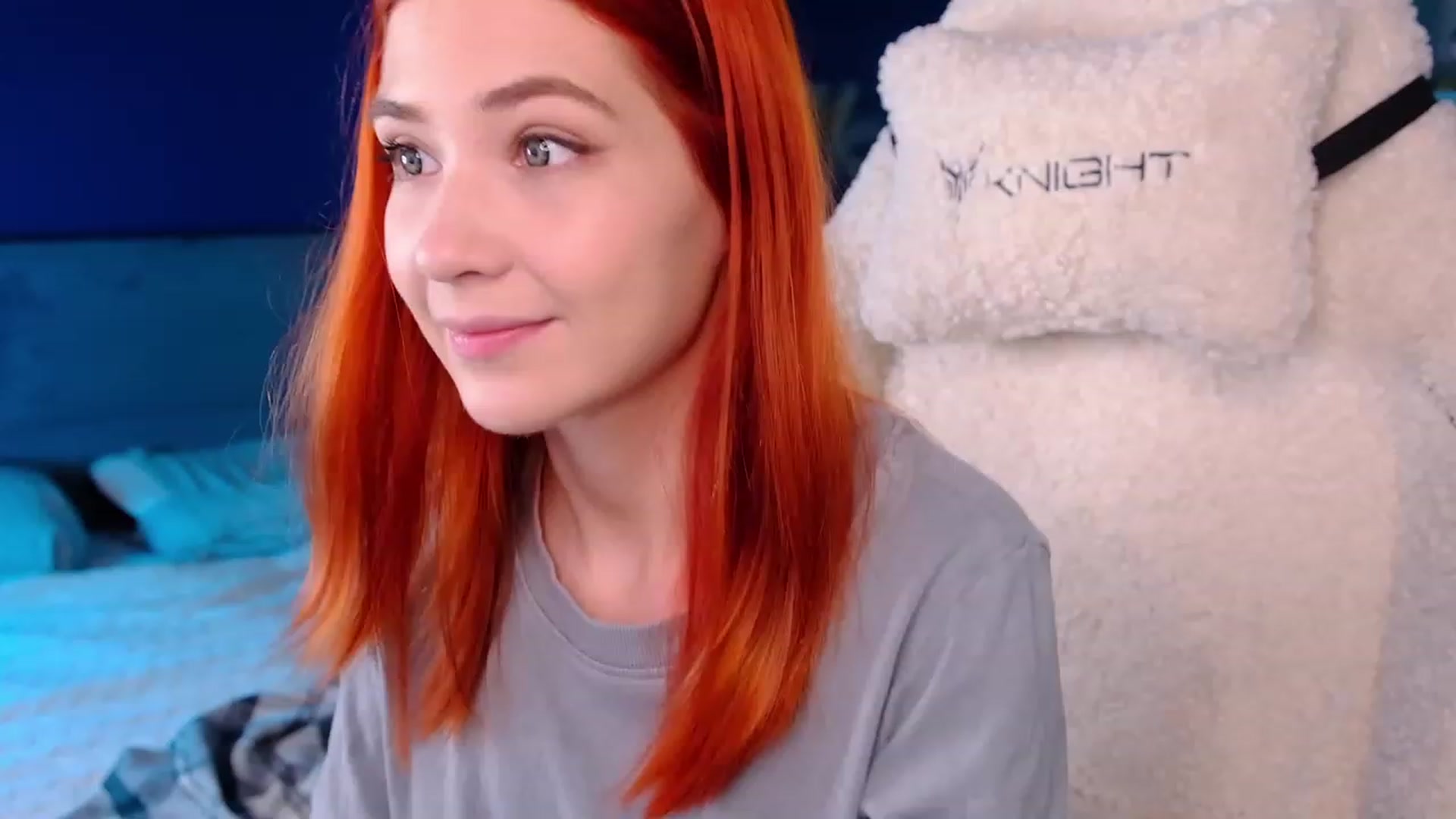Gallery image thumbnail from JulyRedFox's myfreecams stream on, 08/03/2023, 01:33 image 13 of 20