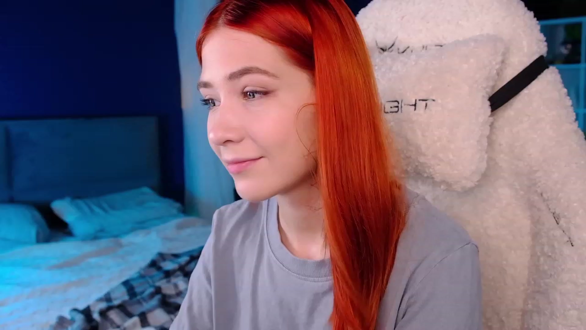 Gallery image thumbnail from JulyRedFox's myfreecams stream on, 08/03/2023, 01:33 image 1 of 20