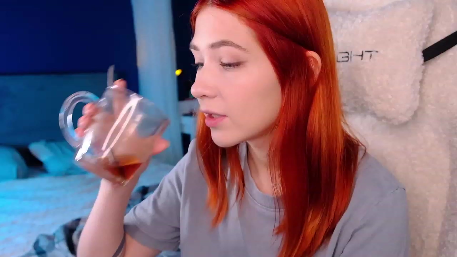 Gallery image thumbnail from JulyRedFox's myfreecams stream on, 08/03/2023, 01:33 image 19 of 20