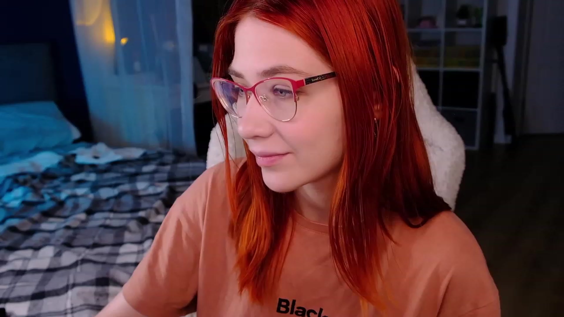 Gallery image thumbnail from JulyRedFox's myfreecams stream on, 08/14/2023, 02:24 image 12 of 20