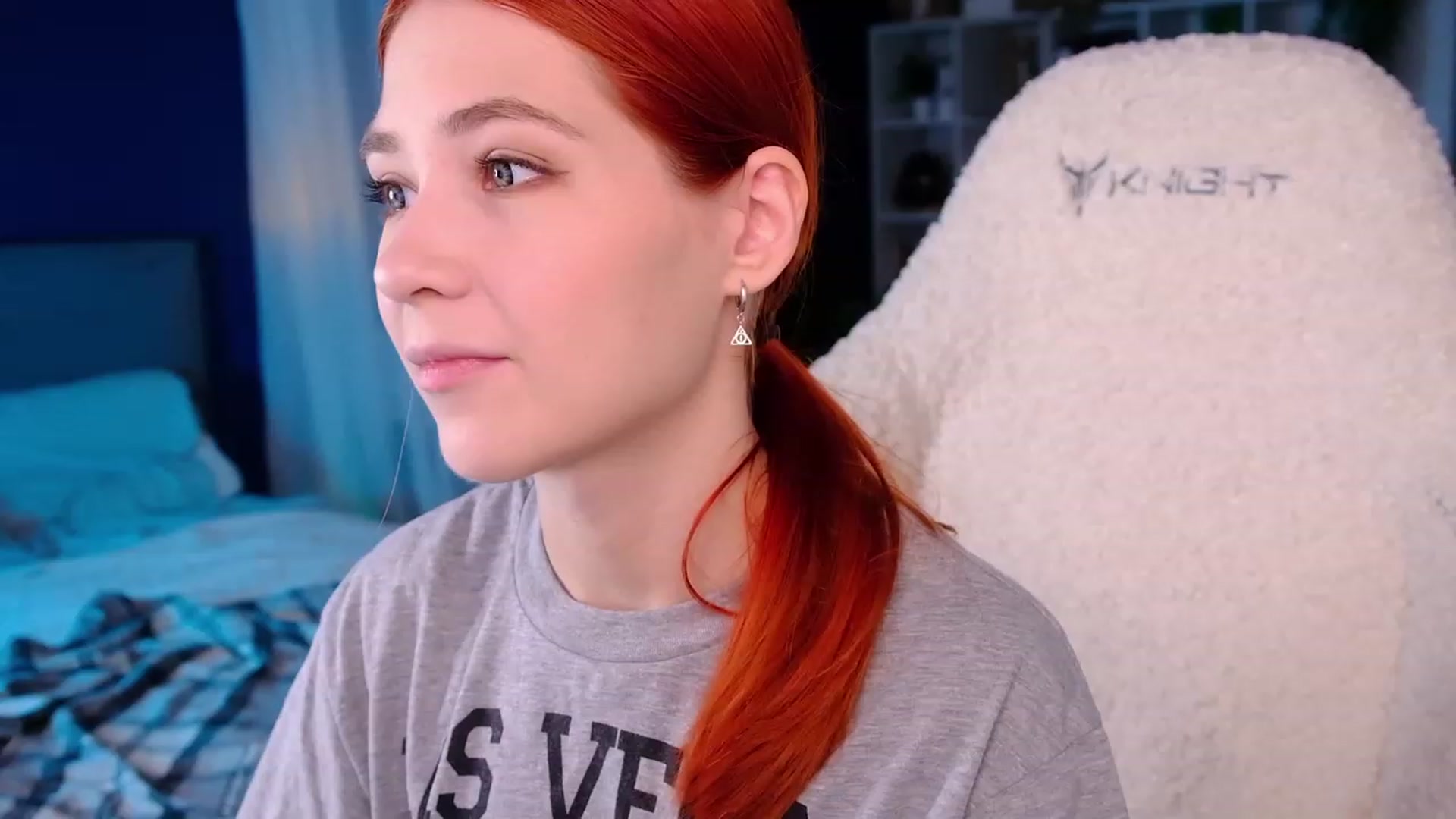 Gallery image thumbnail from JulyRedFox's myfreecams stream on, 08/15/2023, 03:19 image 9 of 20