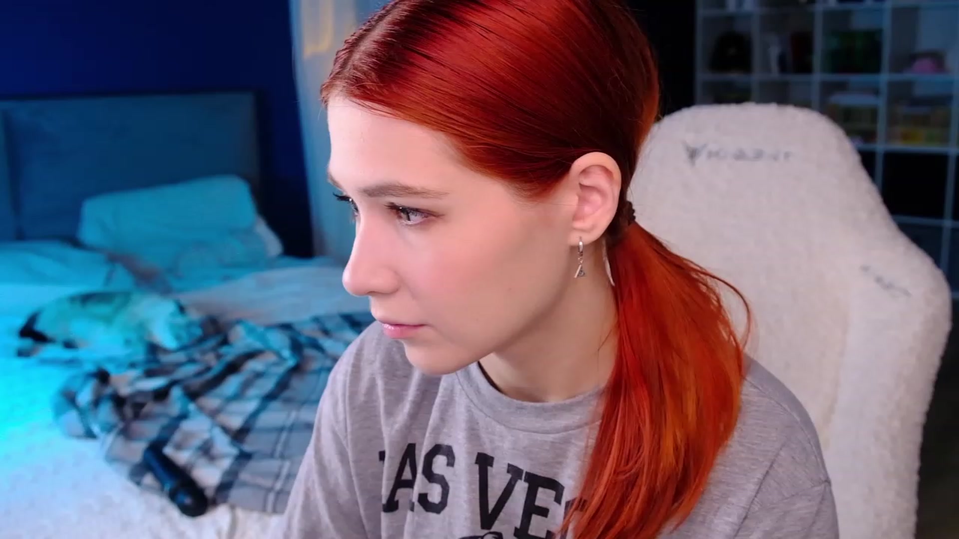 Gallery image thumbnail from JulyRedFox's myfreecams stream on, 08/15/2023, 03:19 image 3 of 20