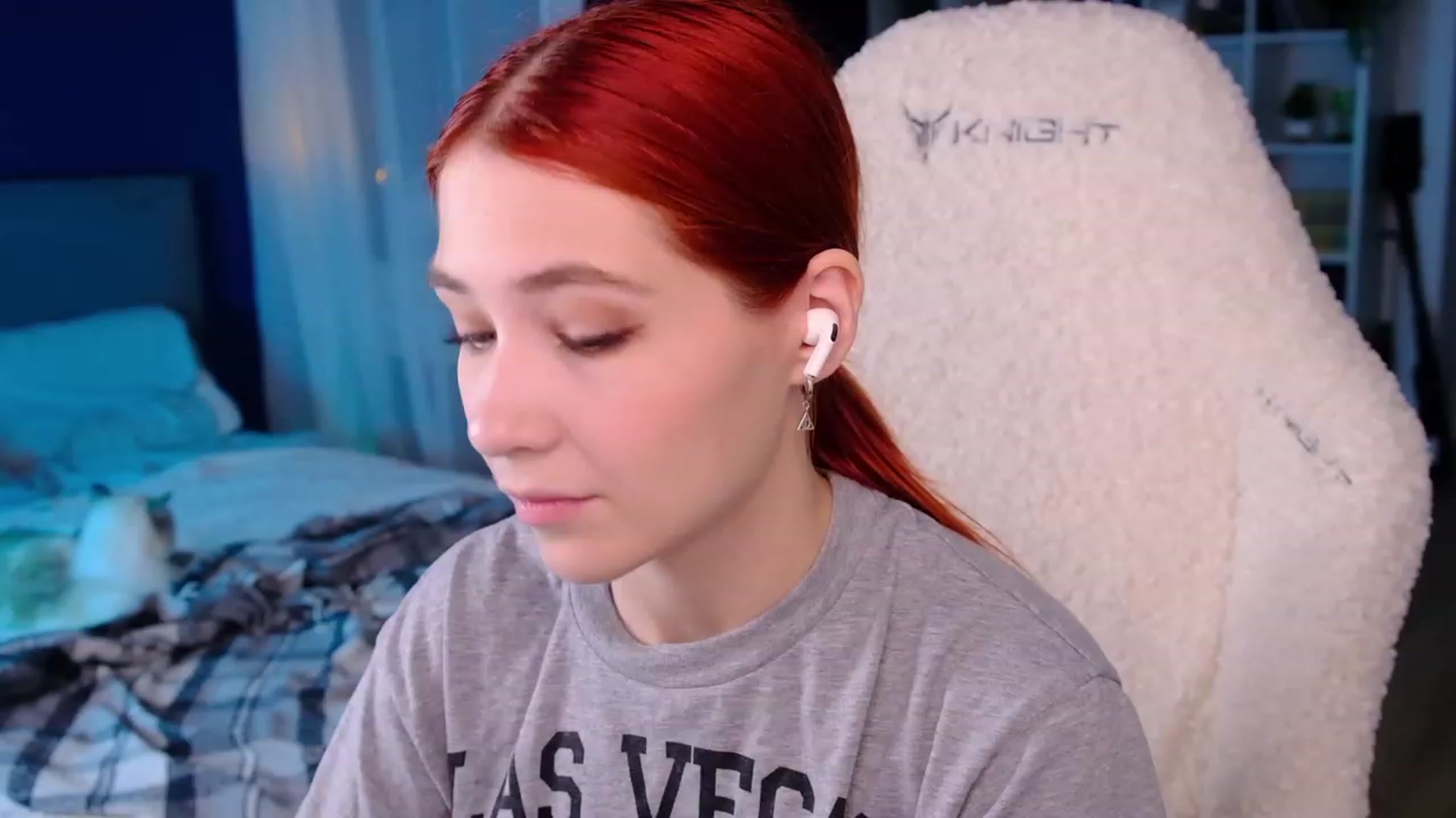 Gallery image thumbnail from JulyRedFox's myfreecams stream on, 08/15/2023, 03:19 image 13 of 20