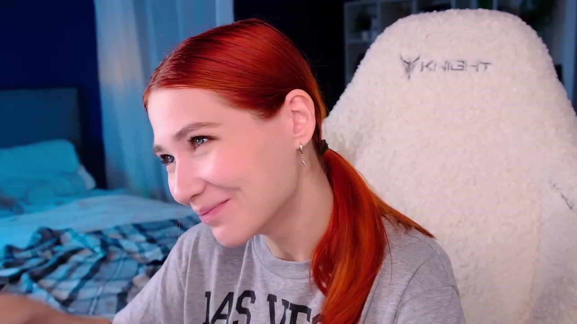 Gallery image thumbnail from JulyRedFox's myfreecams stream on, 08/15/2023, 03:19 image 10 of 20