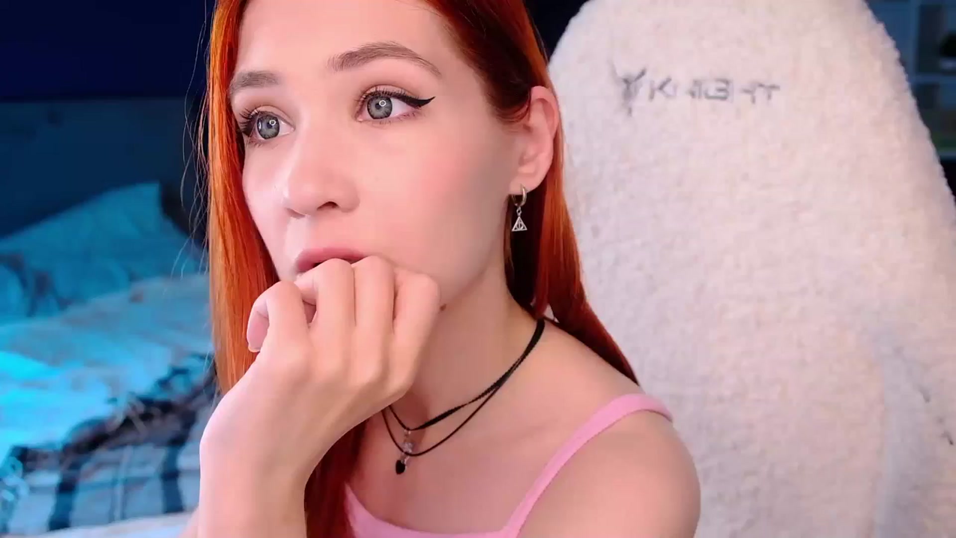 Gallery image thumbnail from JulyRedFox's myfreecams stream on, 08/18/2023, 23:07 image 1 of 20