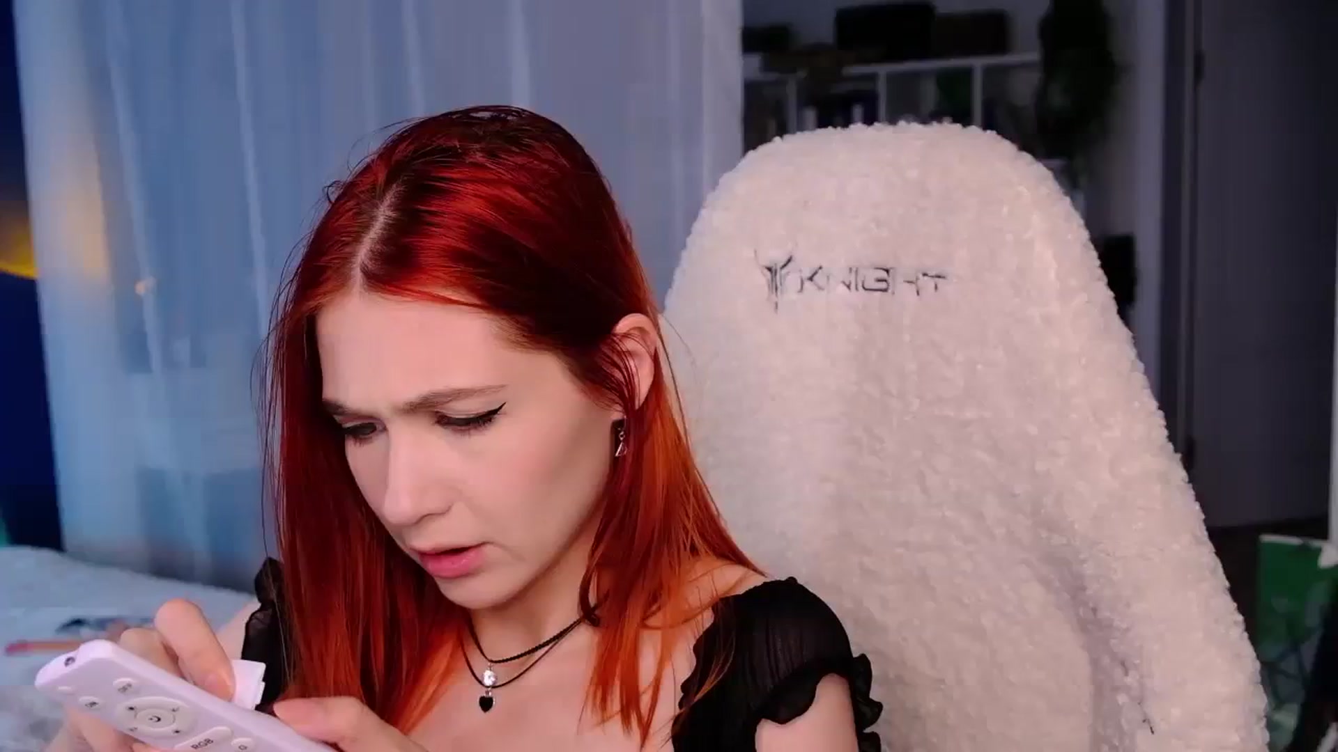 Gallery image thumbnail from JulyRedFox's myfreecams stream on, 08/19/2023, 24:09 image 1 of 20