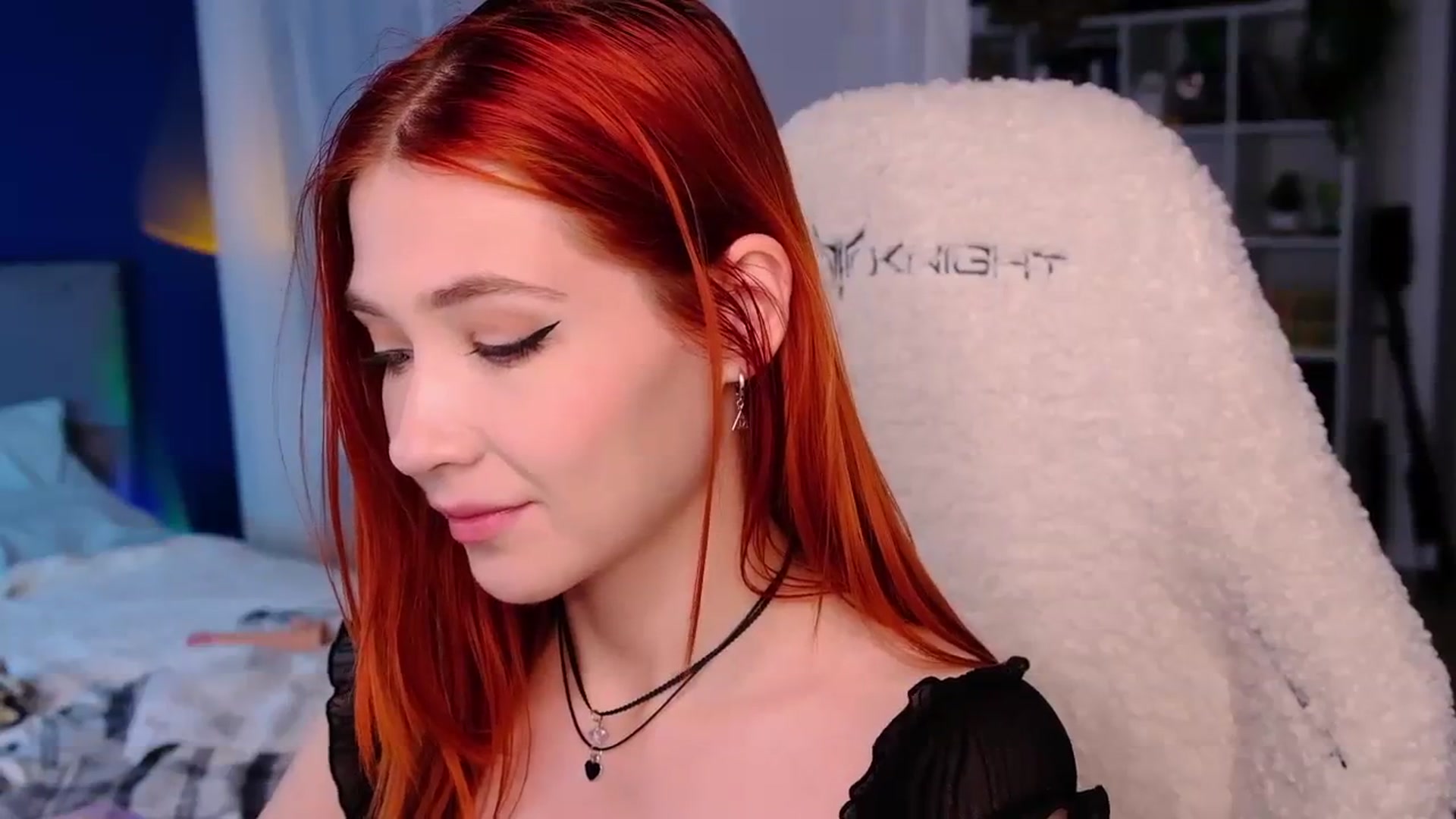 Gallery image thumbnail from JulyRedFox's myfreecams stream on, 08/19/2023, 24:09 image 6 of 20