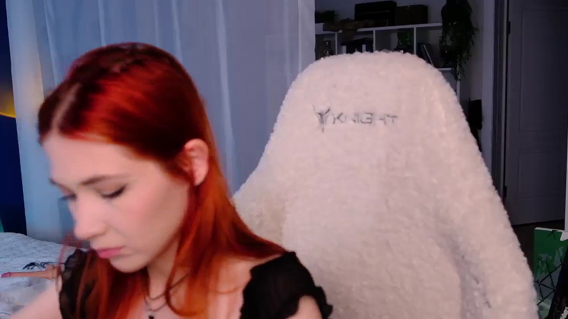 Gallery image thumbnail from JulyRedFox's myfreecams stream on, 08/19/2023, 24:09 image 2 of 20