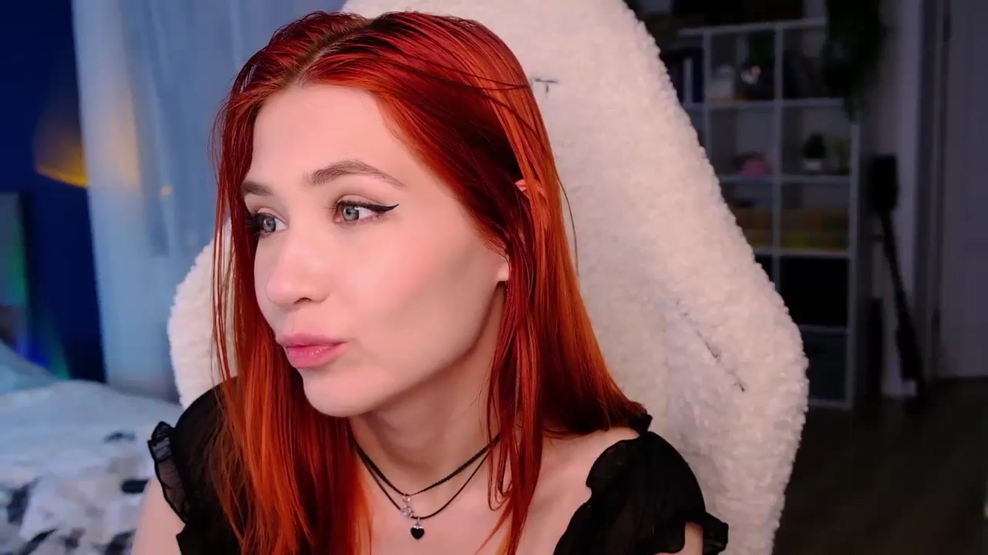 Gallery image thumbnail from JulyRedFox's myfreecams stream on, 08/19/2023, 01:08 image 10 of 20