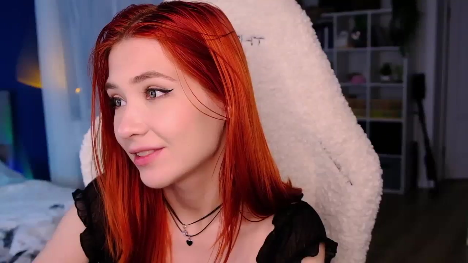 Gallery image thumbnail from JulyRedFox's myfreecams stream on, 08/19/2023, 01:08 image 11 of 20