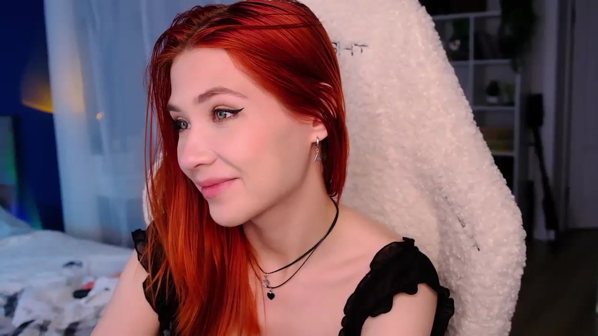 Gallery image thumbnail from JulyRedFox's myfreecams stream on, 08/19/2023, 01:08 image 6 of 20