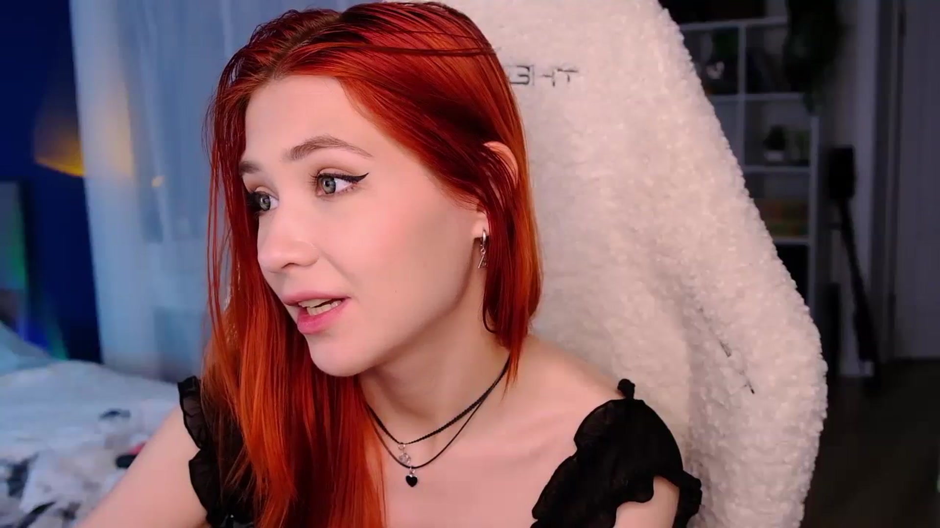 Gallery image thumbnail from JulyRedFox's myfreecams stream on, 08/19/2023, 01:08 image 8 of 20