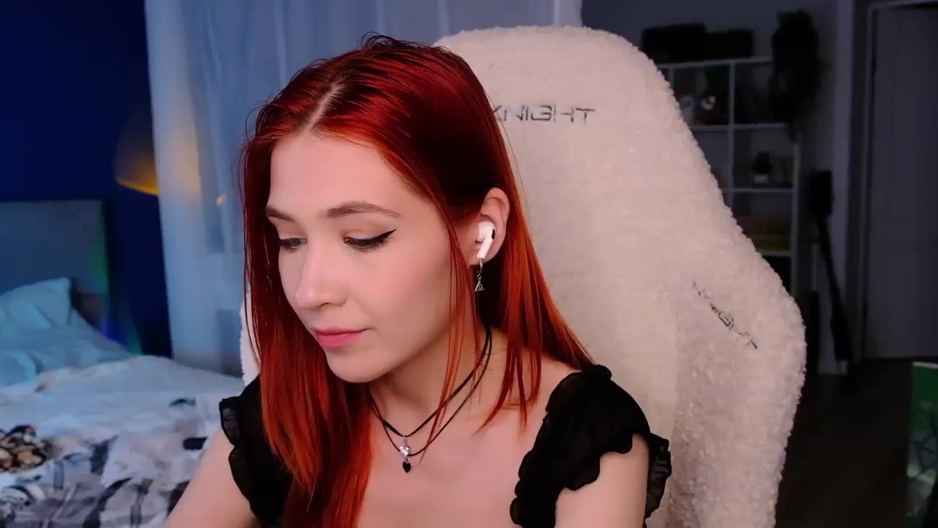Gallery image thumbnail from JulyRedFox's myfreecams stream on, 08/19/2023, 01:08 image 18 of 20