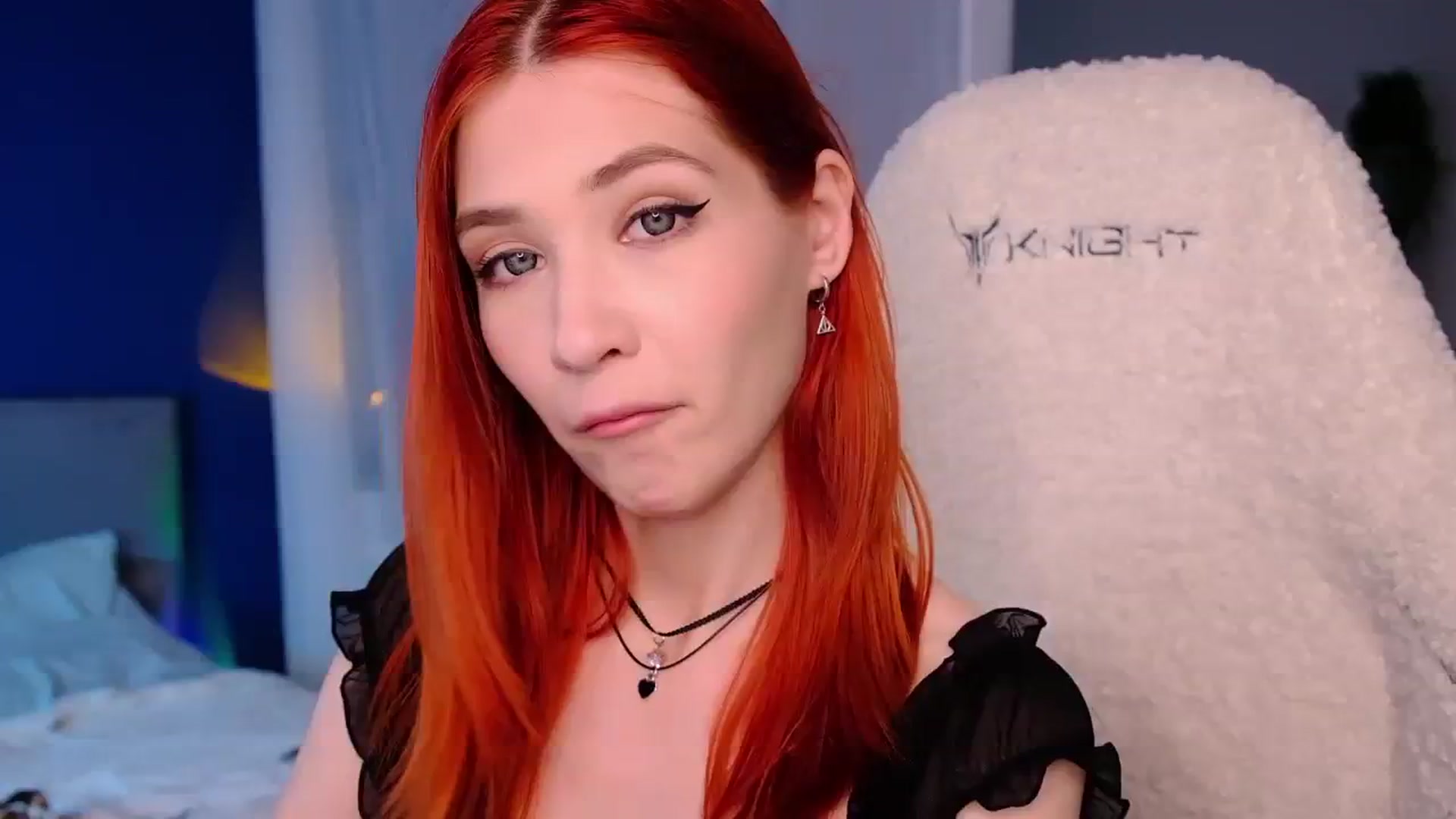 Gallery image thumbnail from JulyRedFox's myfreecams stream on, 08/19/2023, 01:08 image 1 of 20