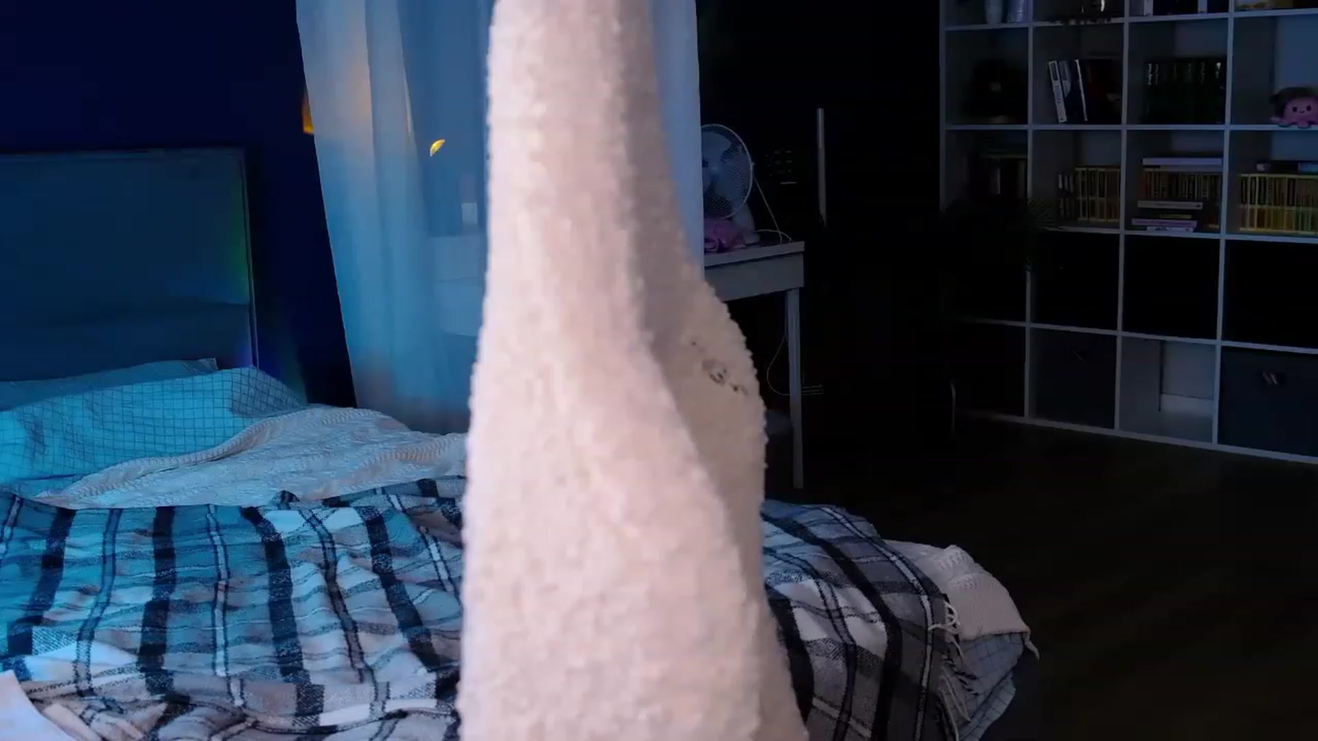 Gallery image thumbnail from JulyRedFox's myfreecams stream on, 08/20/2023, 24:27 image 2 of 20