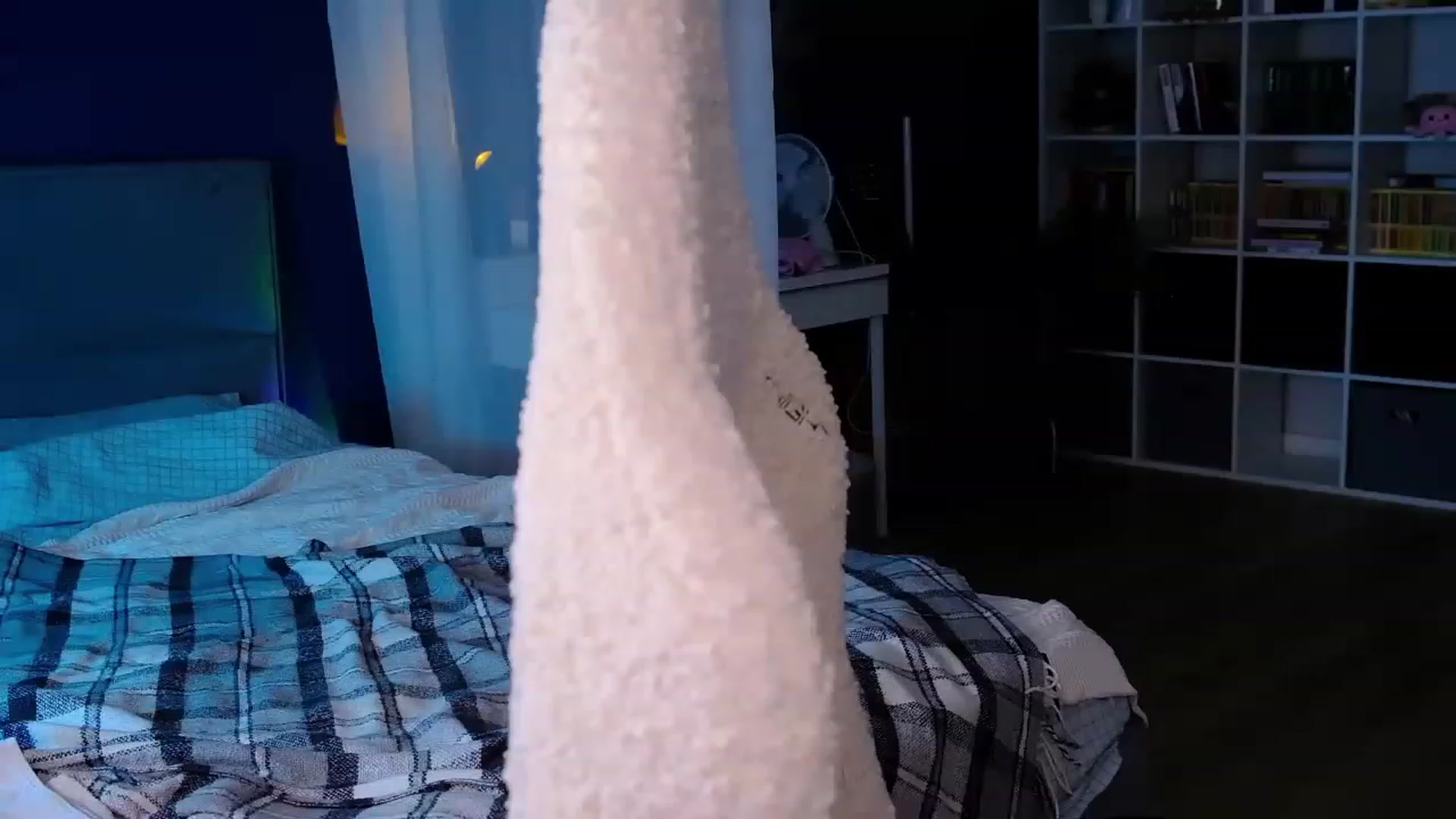 Gallery image thumbnail from JulyRedFox's myfreecams stream on, 08/20/2023, 24:27 image 1 of 20