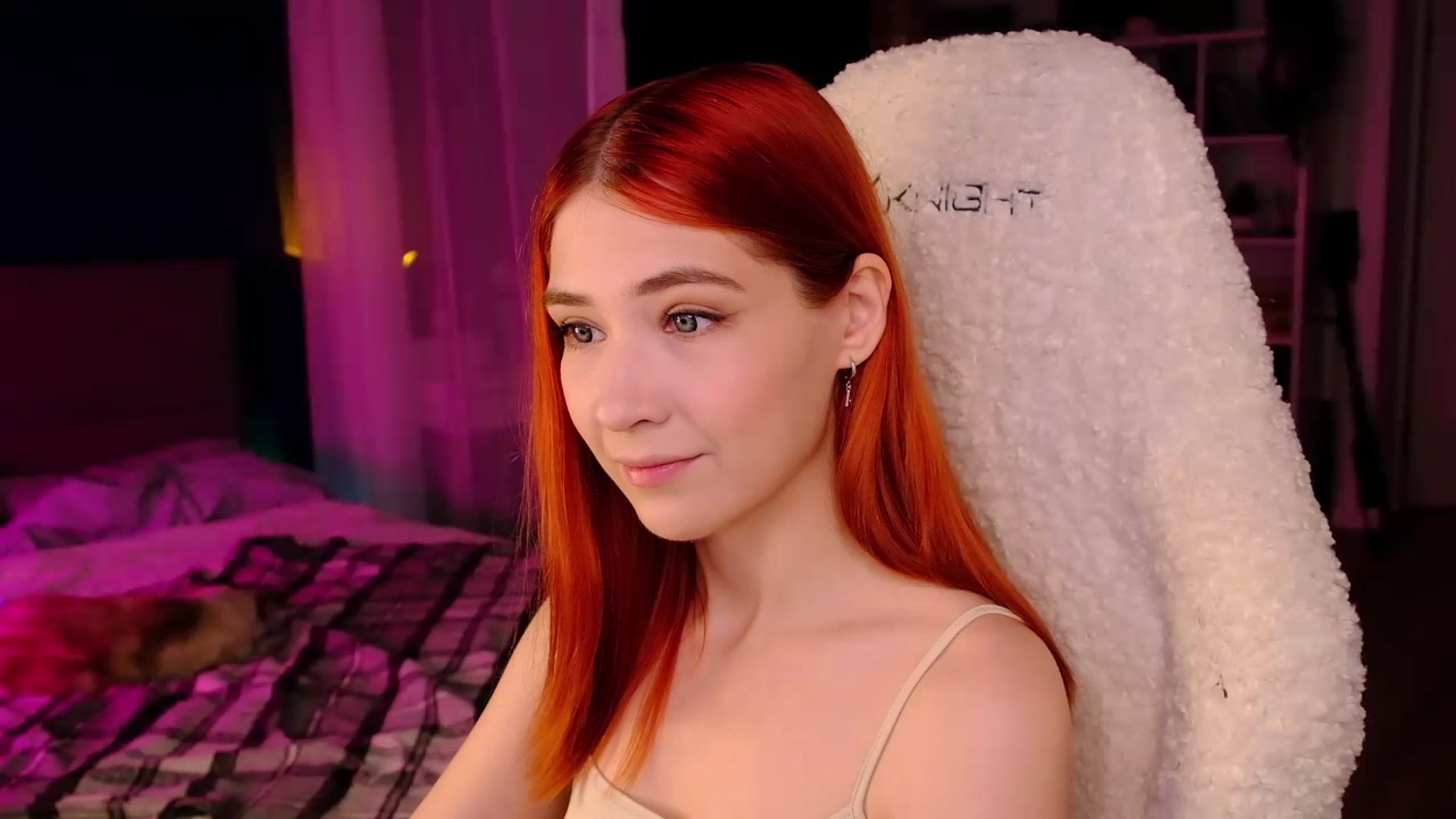 Gallery image thumbnail from JulyRedFox's myfreecams stream on, 08/23/2023, 02:15 image 1 of 20