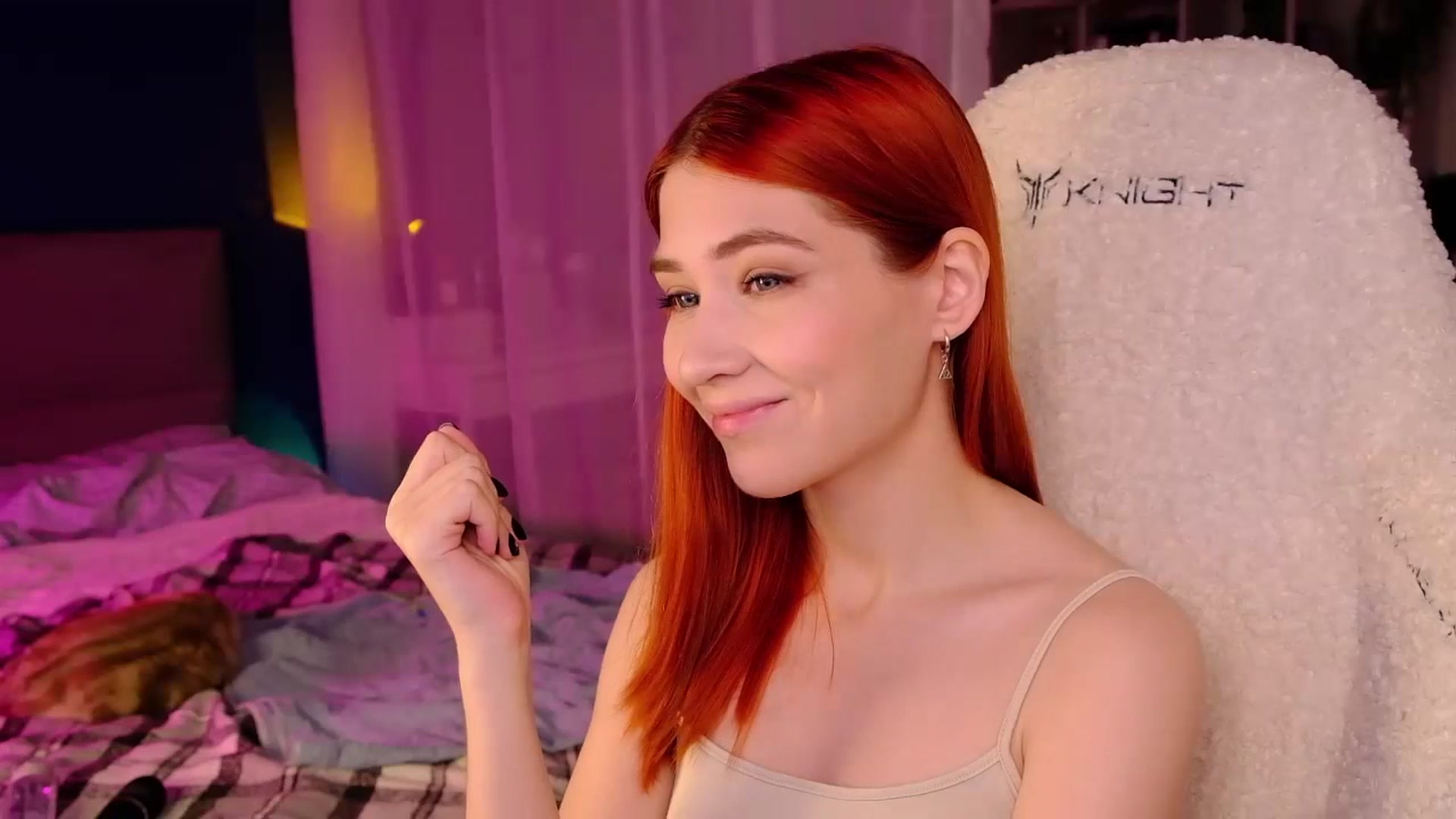Gallery image thumbnail from JulyRedFox's myfreecams stream on, 08/23/2023, 02:15 image 16 of 20