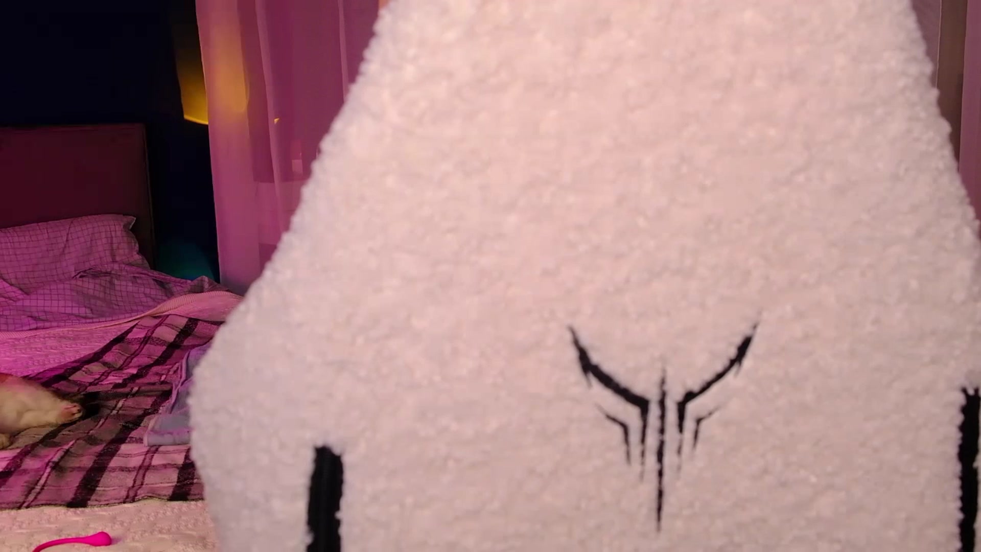 Gallery image thumbnail from JulyRedFox's myfreecams stream on, 08/23/2023, 23:10 image 16 of 20