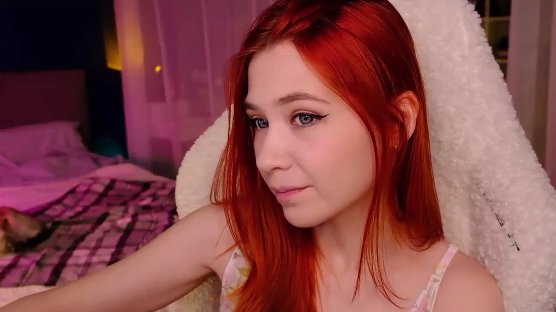 Gallery image thumbnail from JulyRedFox's myfreecams stream on, 08/23/2023, 23:10 image 3 of 20