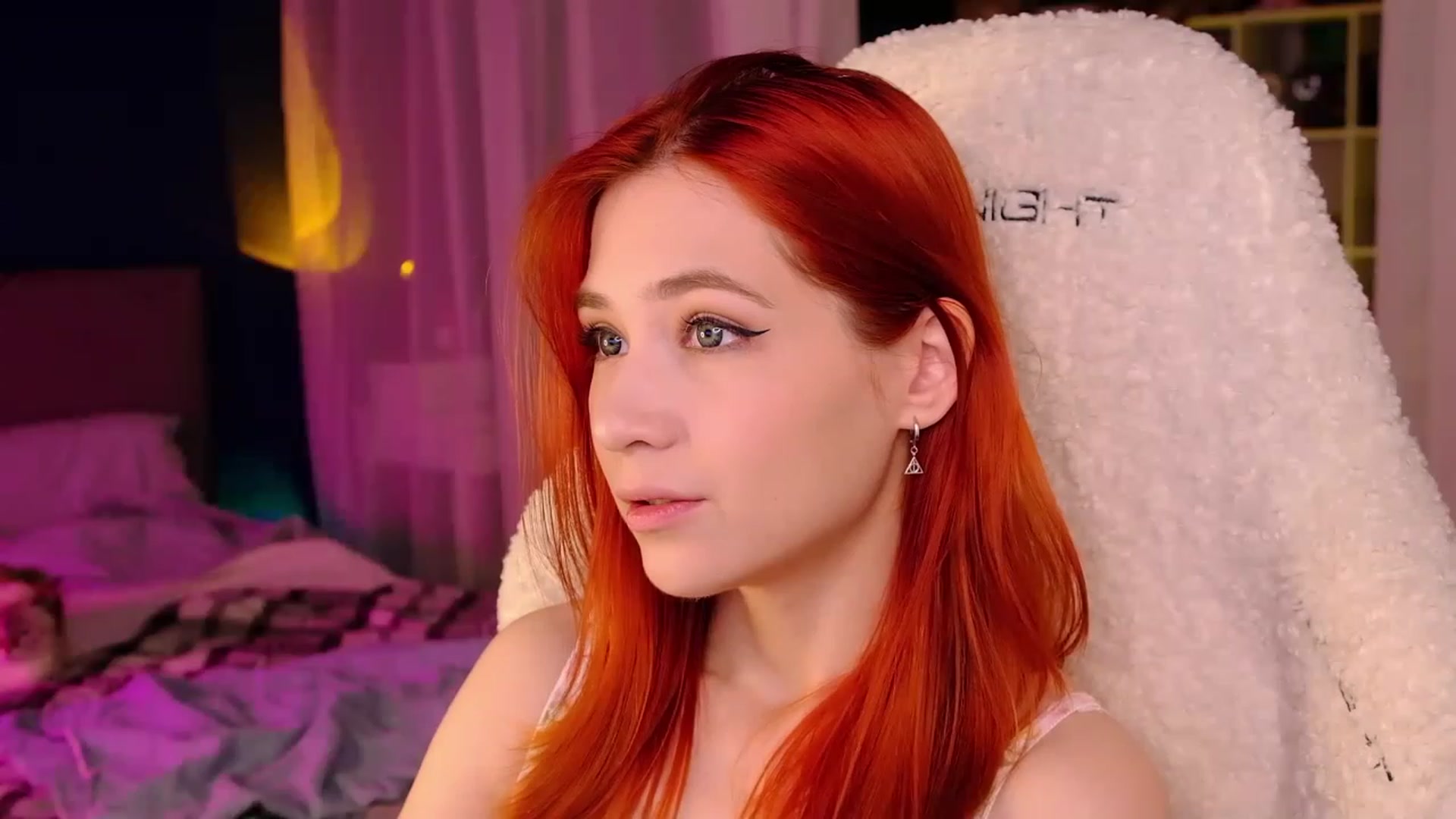 Gallery image thumbnail from JulyRedFox's myfreecams stream on, 08/24/2023, 24:46 image 4 of 20