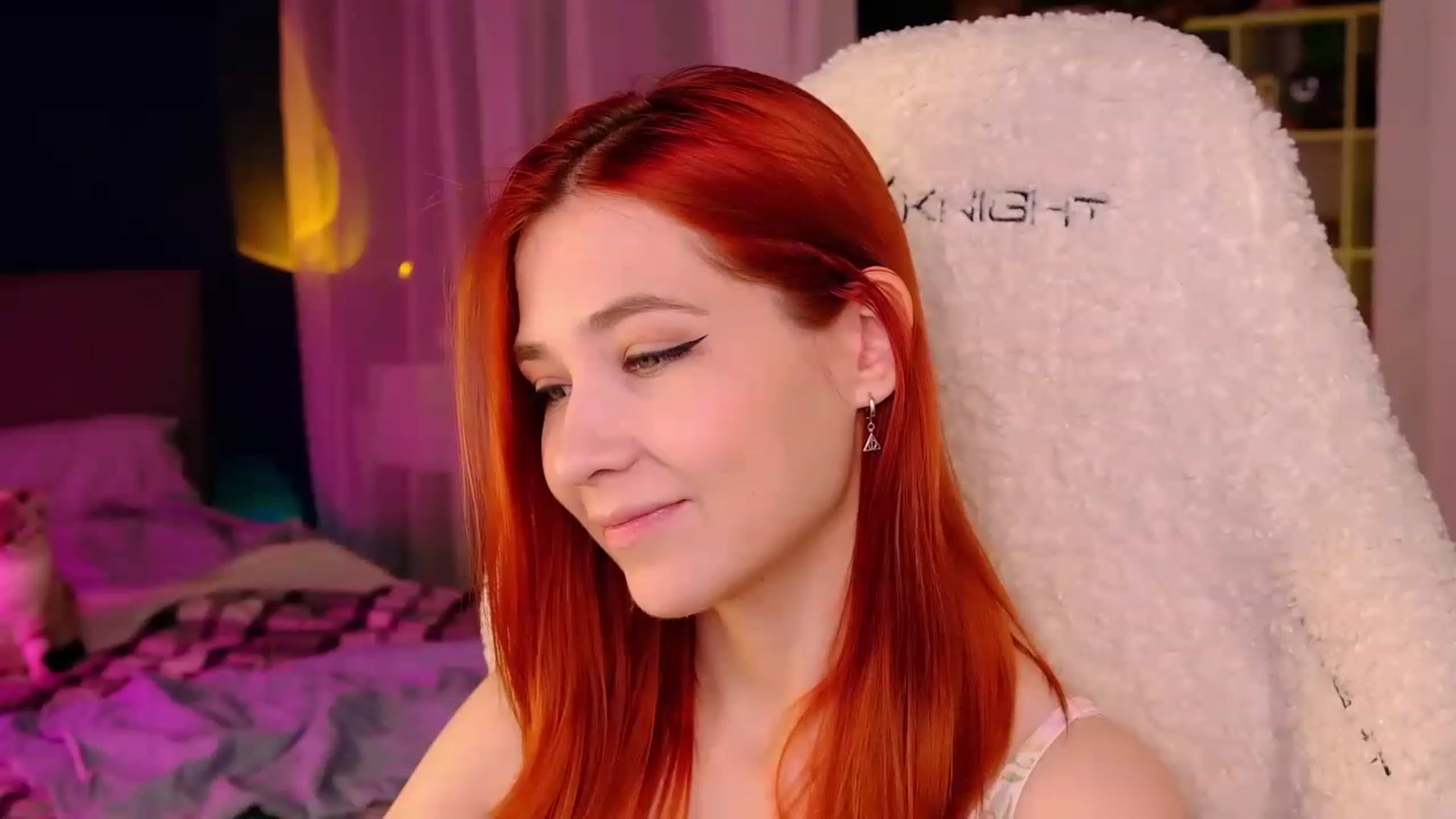 Gallery image thumbnail from JulyRedFox's myfreecams stream on, 08/24/2023, 24:46 image 3 of 20