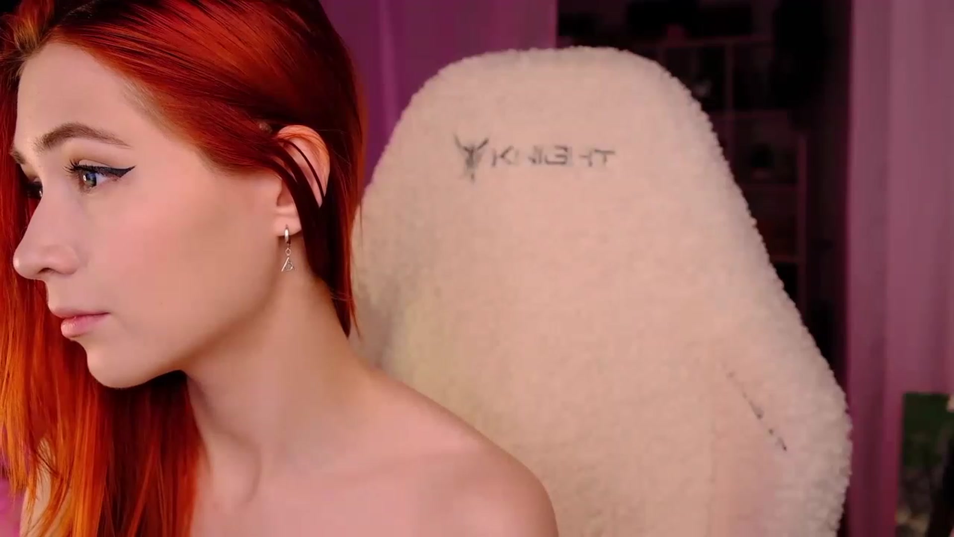 Gallery image thumbnail from JulyRedFox's myfreecams stream on, 08/26/2023, 01:23 image 12 of 20