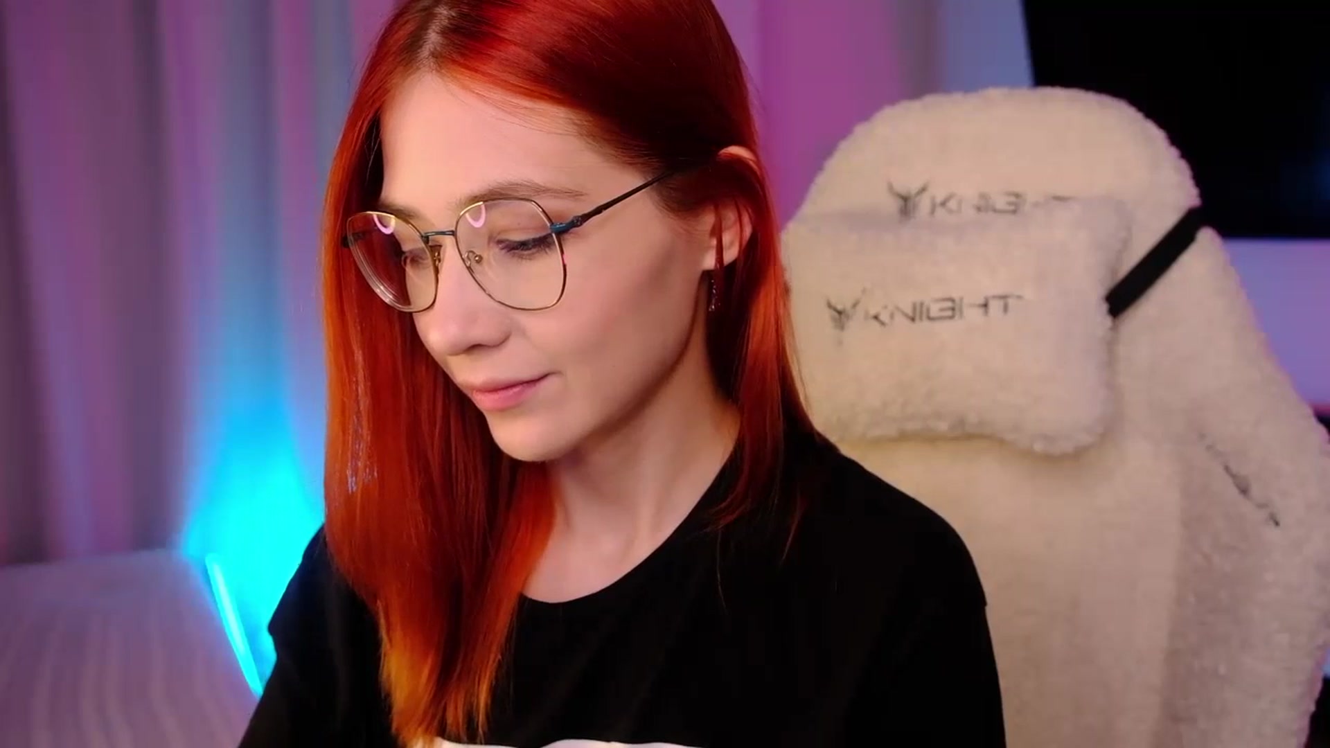 Gallery image thumbnail from JulyRedFox's myfreecams stream on, 08/31/2023, 02:40 image 5 of 20