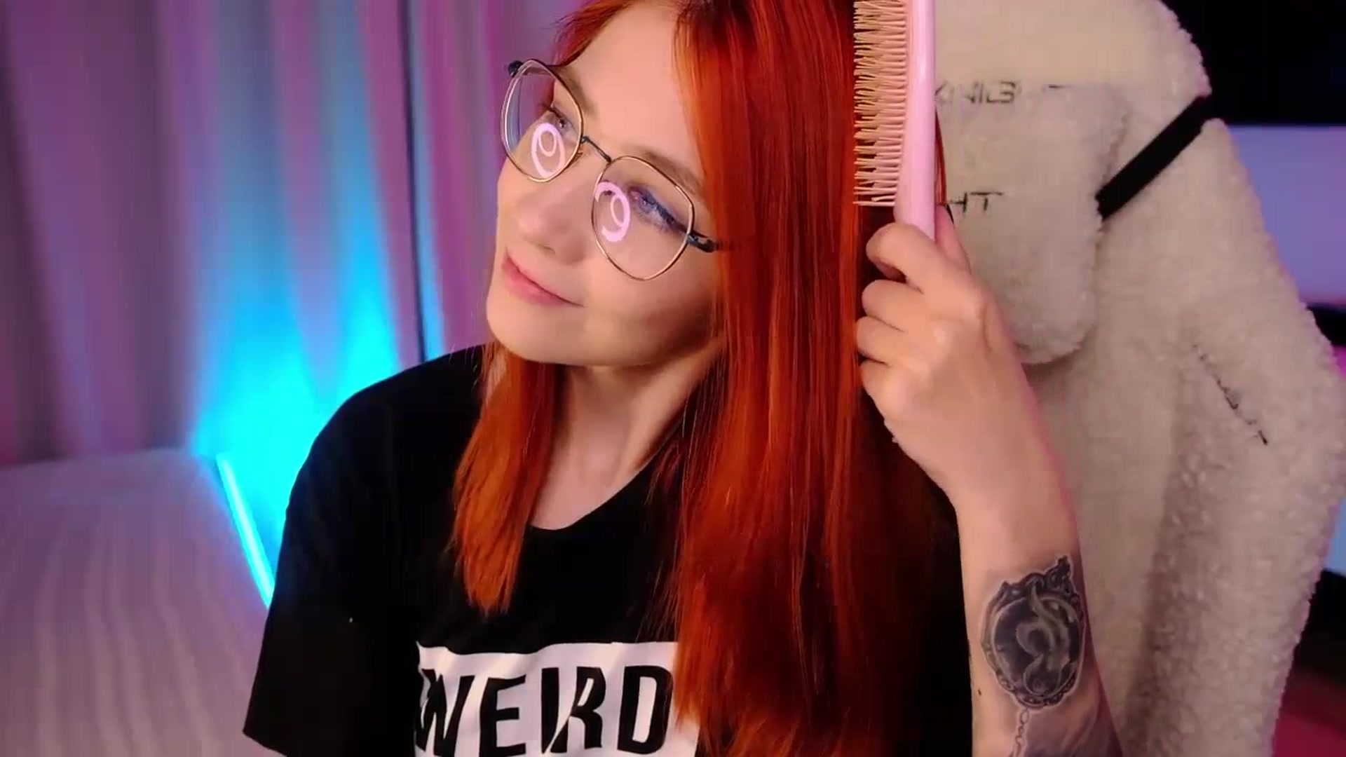 Gallery image thumbnail from JulyRedFox's myfreecams stream on, 08/31/2023, 02:40 image 4 of 20