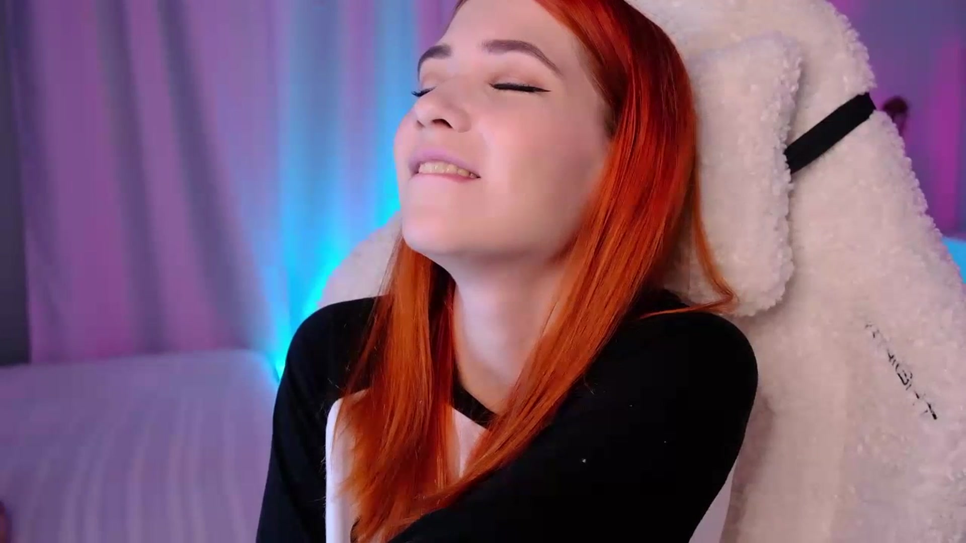 Gallery image thumbnail from JulyRedFox's myfreecams stream on, 09/02/2023, 23:48 image 10 of 20