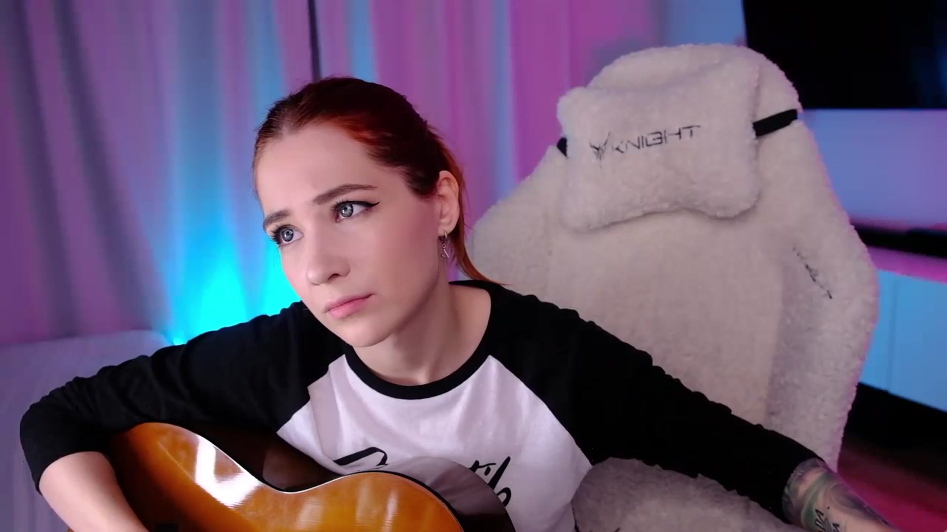 Gallery image thumbnail from JulyRedFox's myfreecams stream on, 09/03/2023, 03:15 image 2 of 20