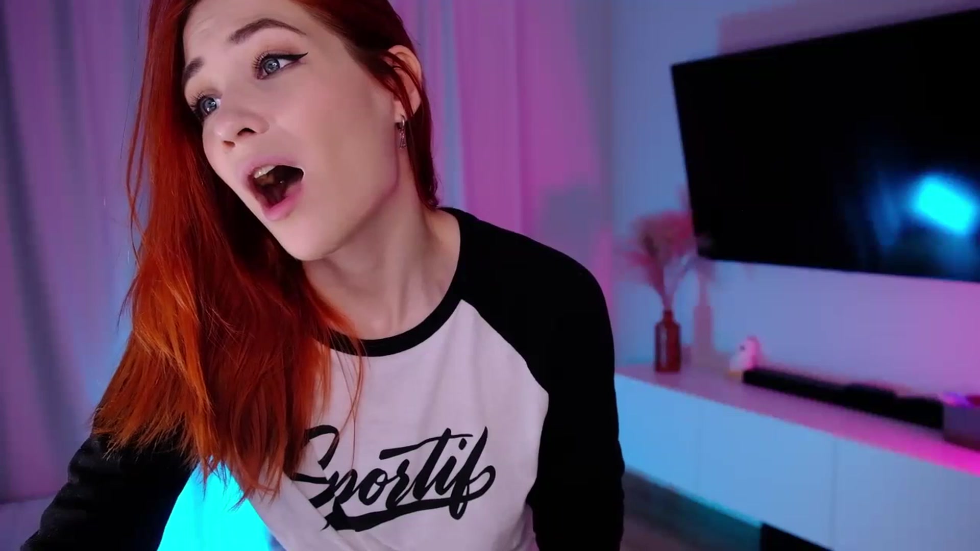 Gallery image thumbnail from JulyRedFox's myfreecams stream on, 09/03/2023, 03:15 image 11 of 20
