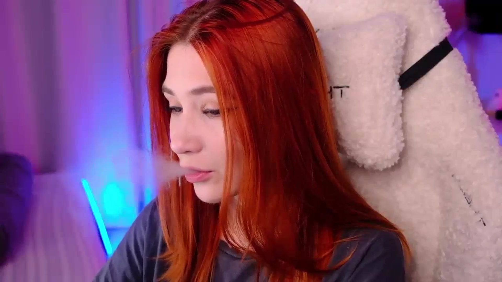 Gallery image thumbnail from JulyRedFox's myfreecams stream on, 09/07/2023, 01:42 image 2 of 20