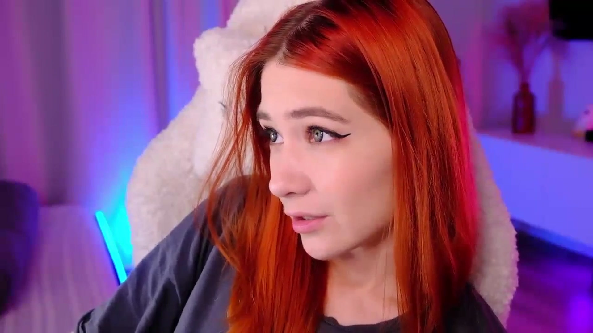 Gallery image thumbnail from JulyRedFox's myfreecams stream on, 09/07/2023, 01:42 image 18 of 20