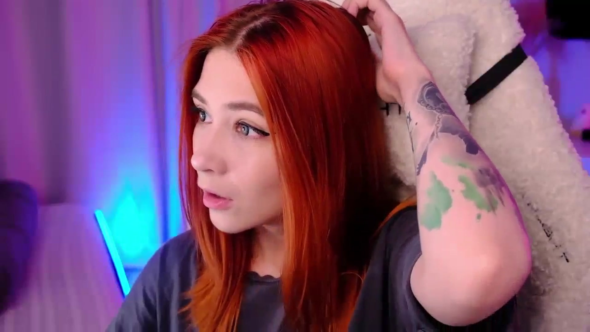 Gallery image thumbnail from JulyRedFox's myfreecams stream on, 09/07/2023, 01:42 image 5 of 20
