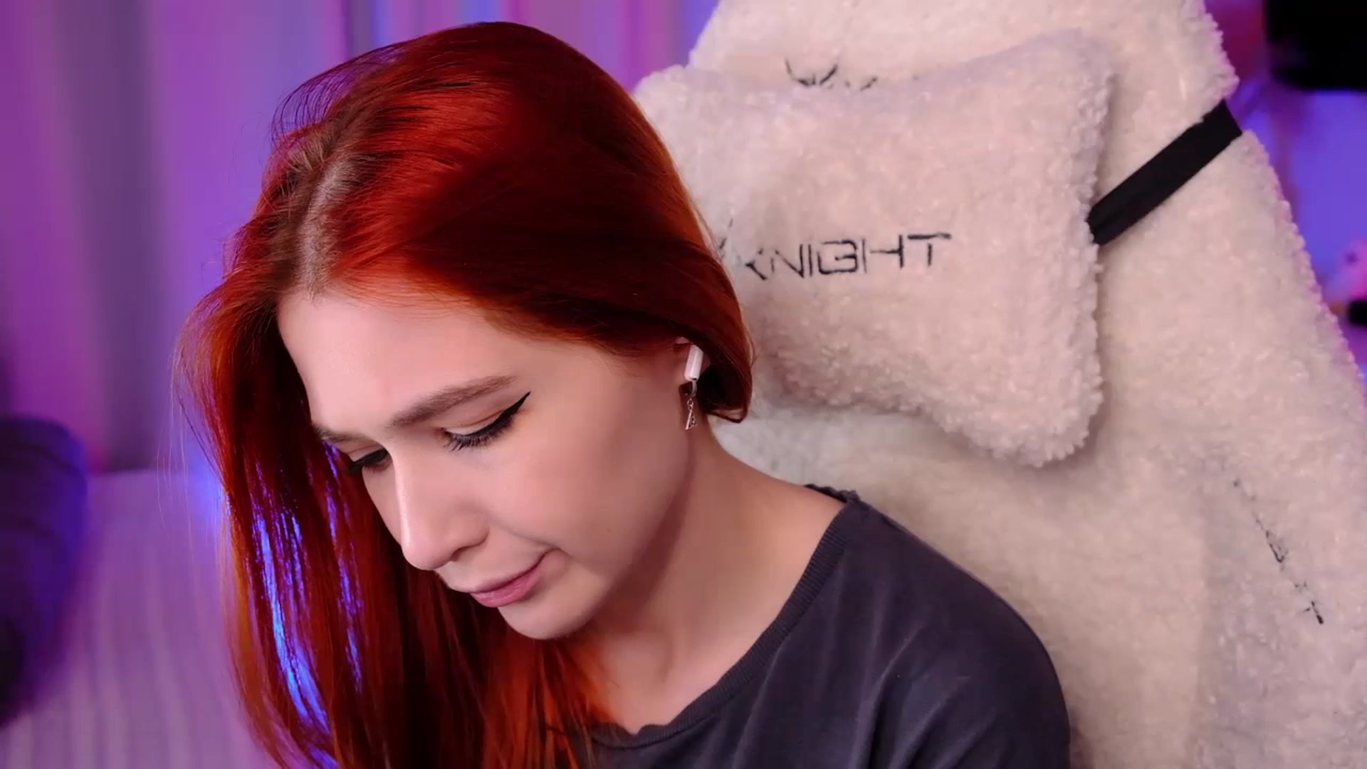 Gallery image thumbnail from JulyRedFox's myfreecams stream on, 09/07/2023, 01:42 image 12 of 20