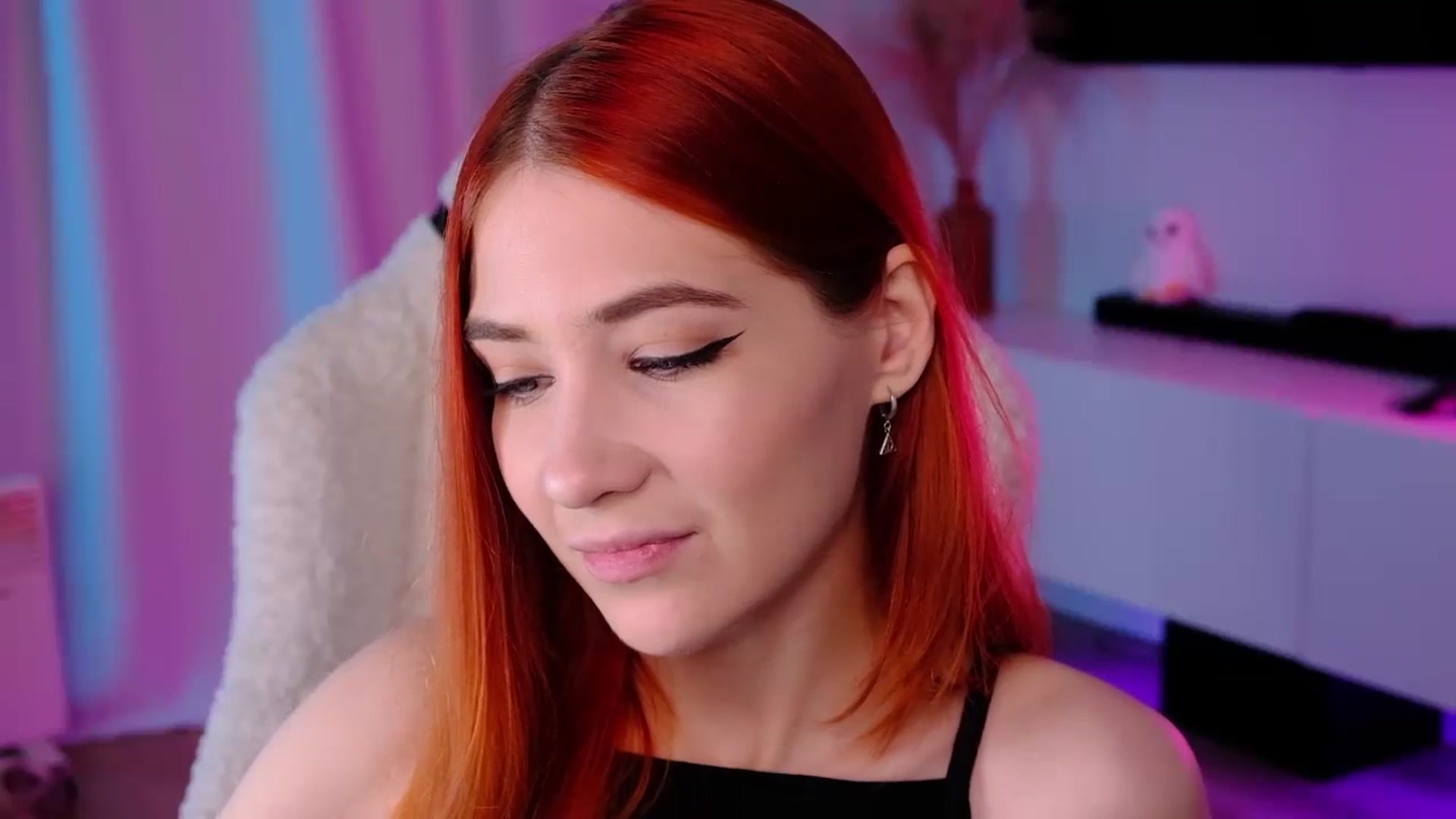 Gallery image thumbnail from JulyRedFox's myfreecams stream on, 09/10/2023, 01:21 image 2 of 20