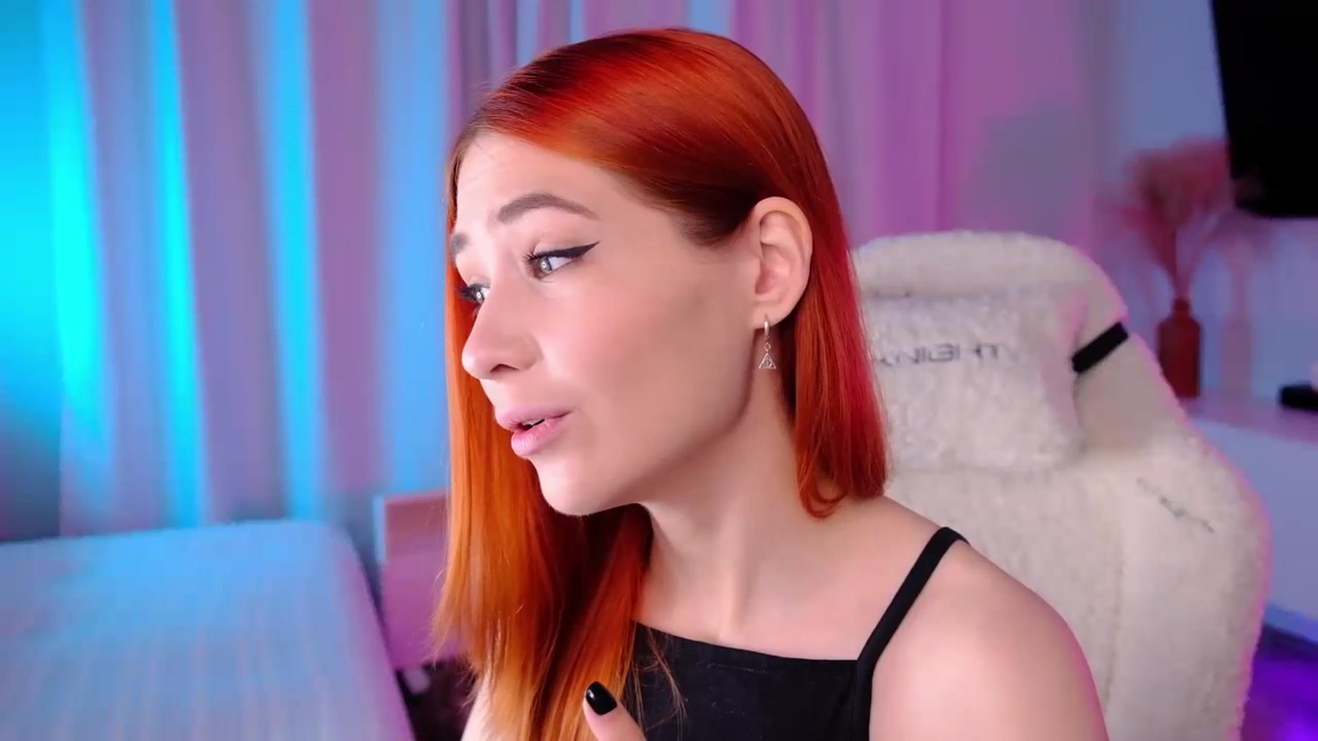 Gallery image thumbnail from JulyRedFox's myfreecams stream on, 09/10/2023, 01:21 image 4 of 20