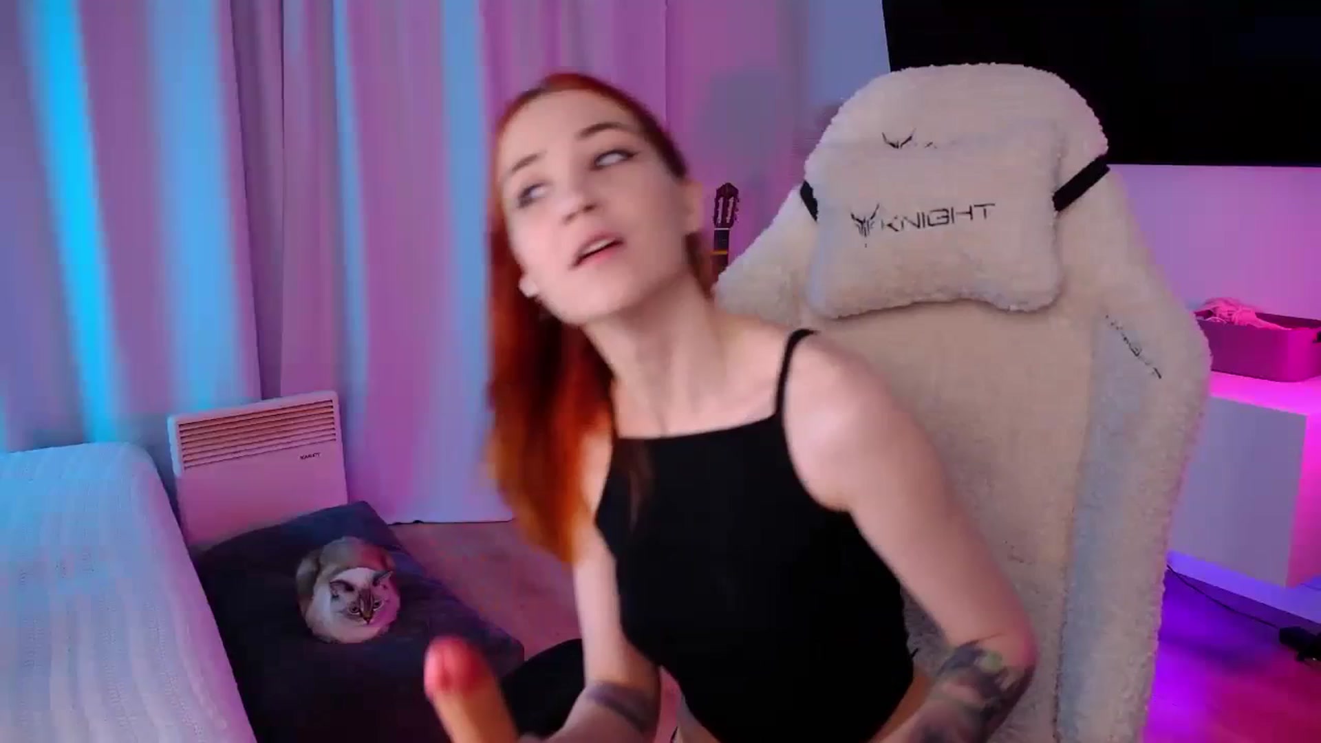 Gallery image thumbnail from JulyRedFox's myfreecams stream on, 09/10/2023, 01:21 image 9 of 20