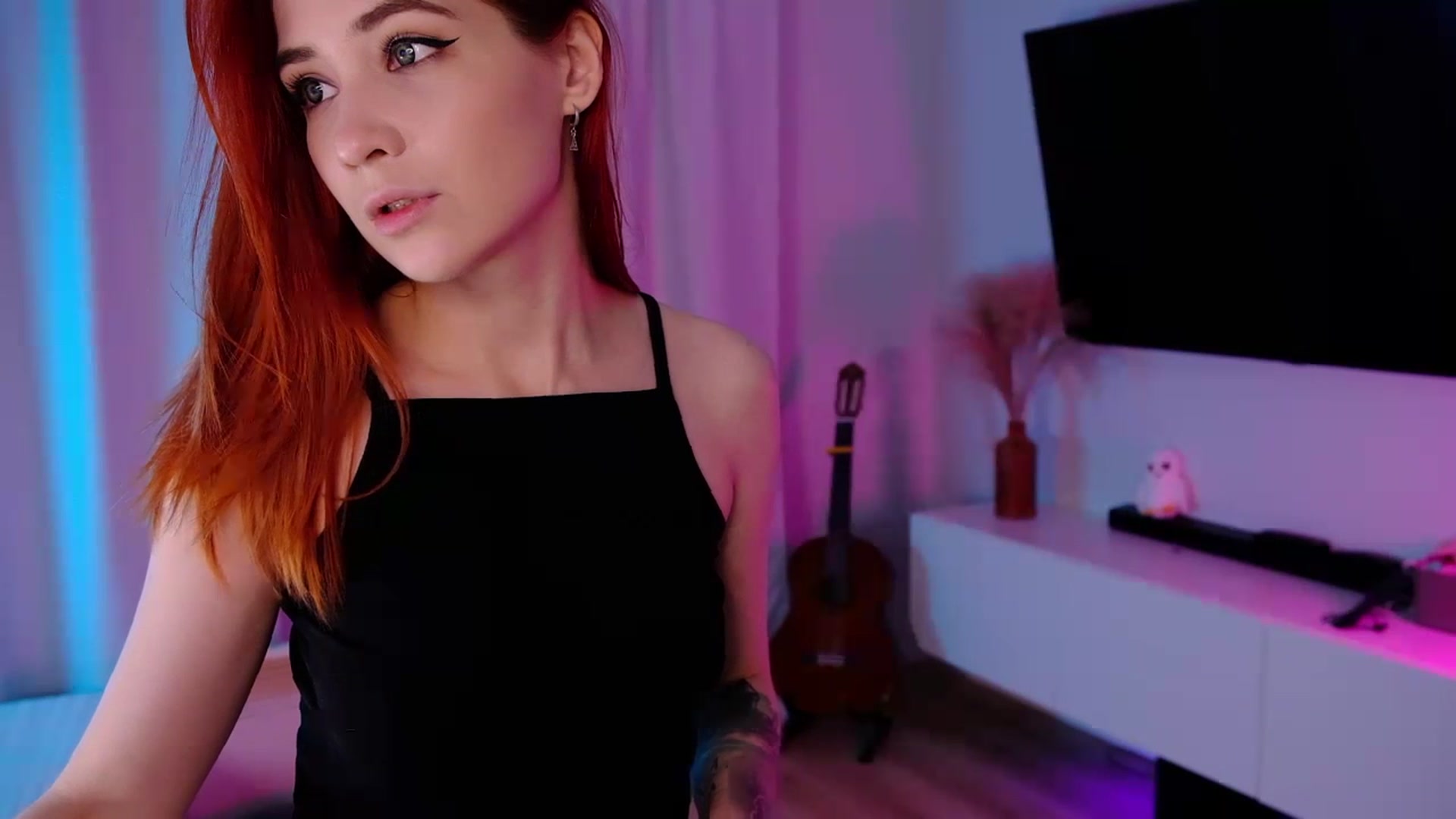Gallery image thumbnail from JulyRedFox's myfreecams stream on, 09/10/2023, 01:58 image 14 of 20