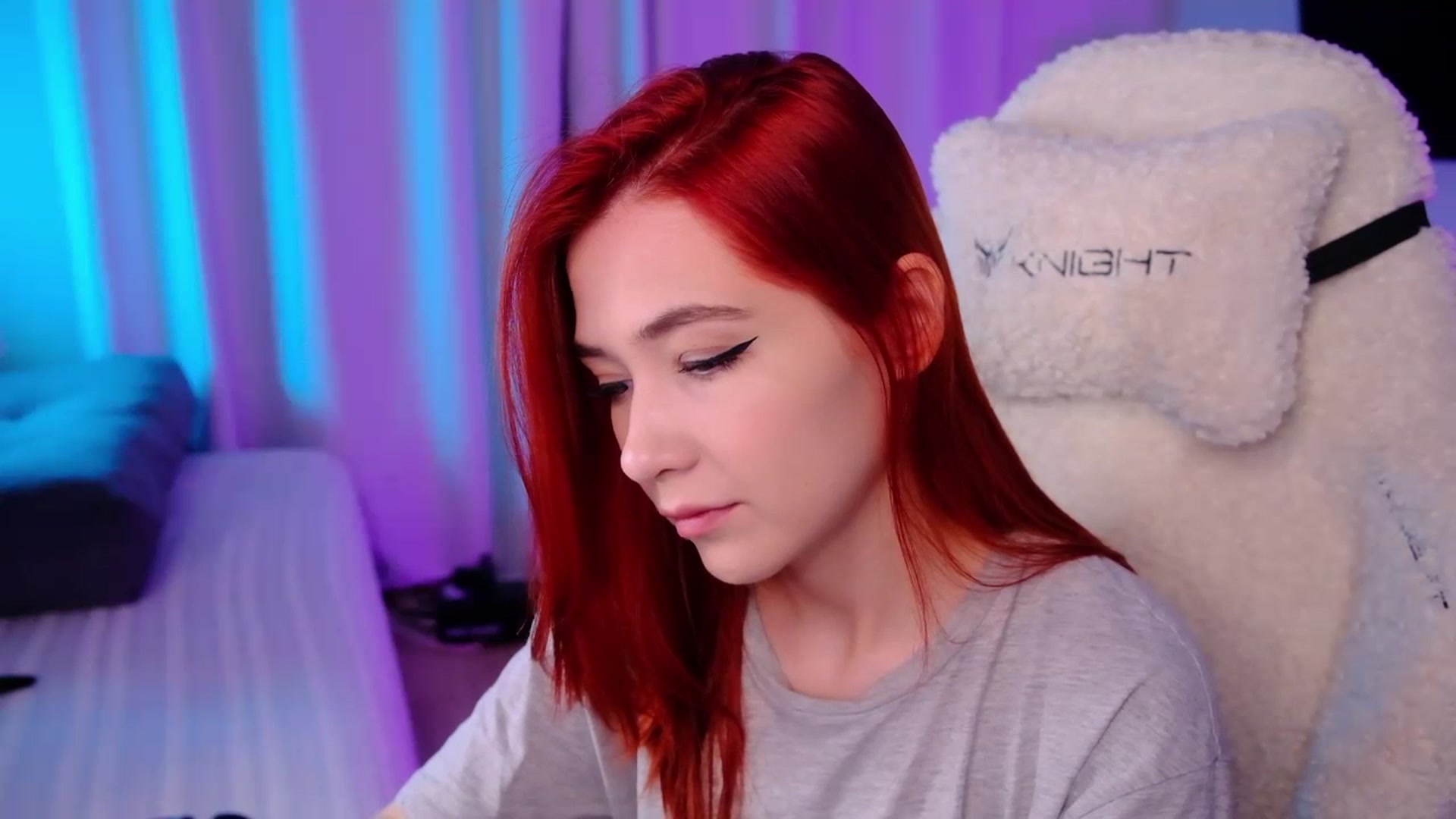 Gallery image thumbnail from JulyRedFox's myfreecams stream on, 09/23/2023, 24:18 image 2 of 20