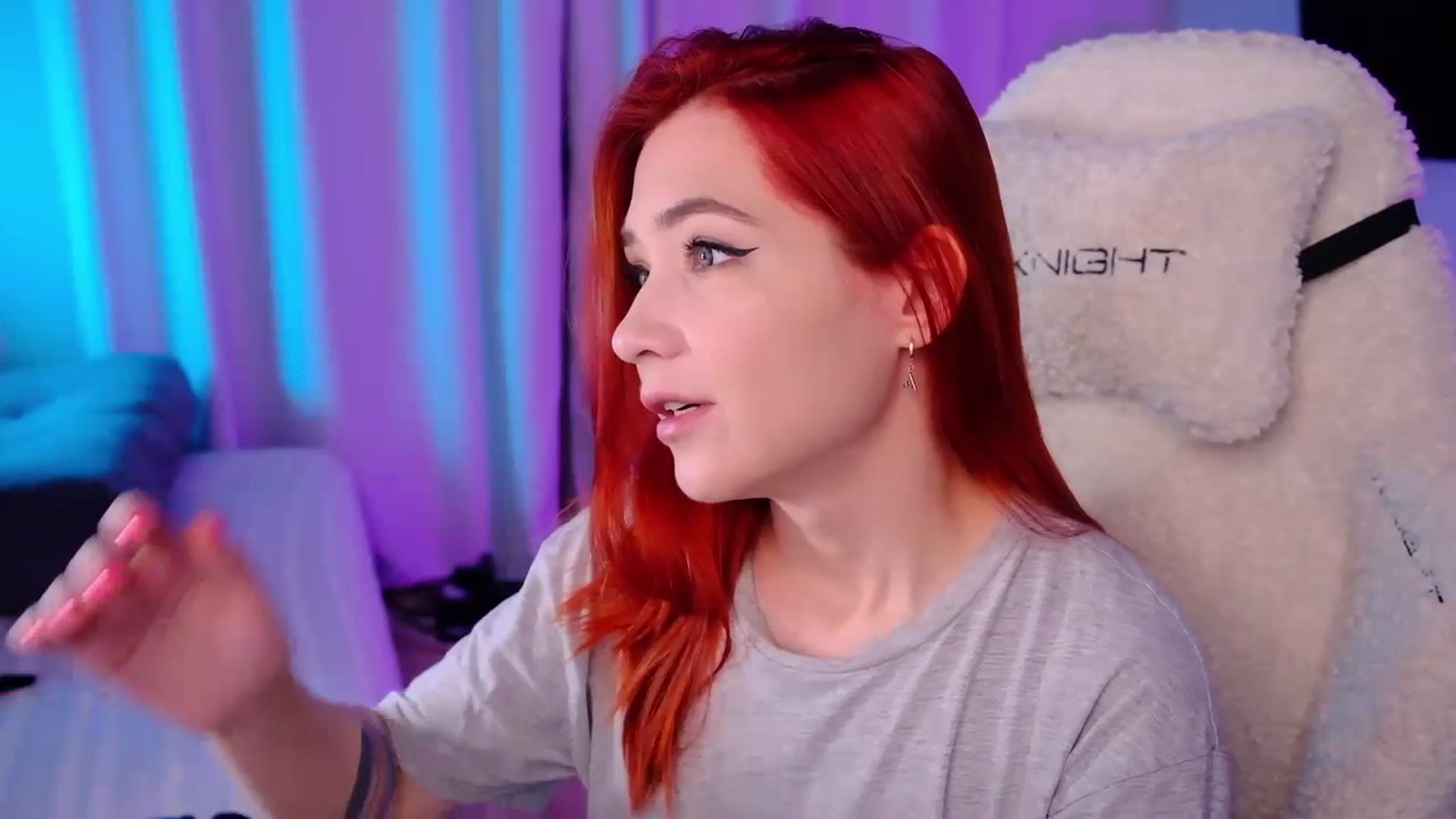 Gallery image thumbnail from JulyRedFox's myfreecams stream on, 09/23/2023, 24:18 image 1 of 20