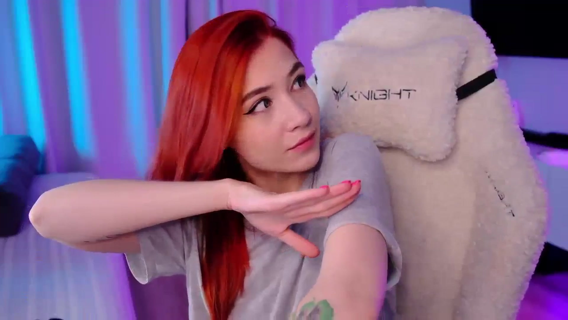 Gallery image thumbnail from JulyRedFox's myfreecams stream on, 09/23/2023, 24:18 image 8 of 20