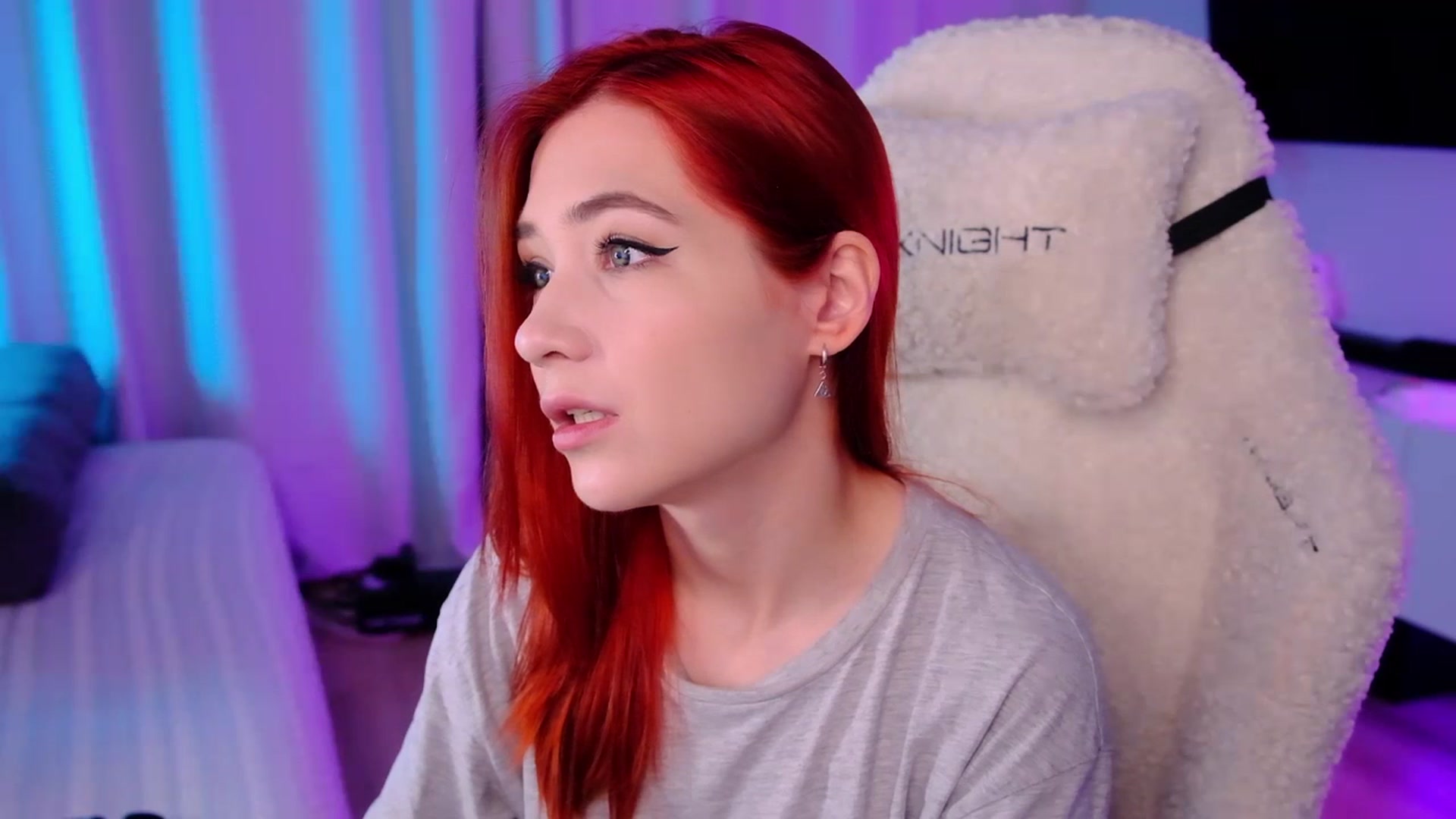 Gallery image thumbnail from JulyRedFox's myfreecams stream on, 09/23/2023, 24:18 image 7 of 20