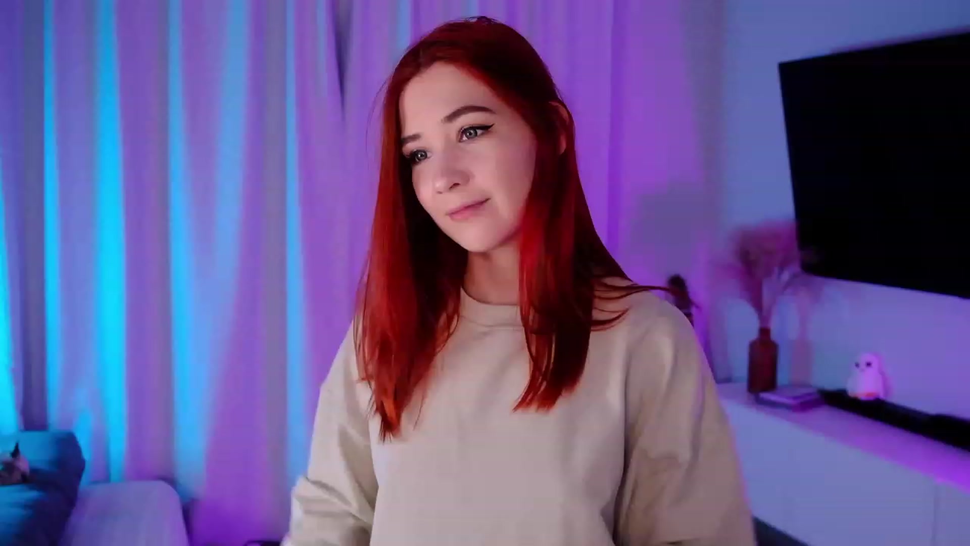 Gallery image thumbnail from JulyRedFox's myfreecams stream on, 09/30/2023, 01:16 image 8 of 20