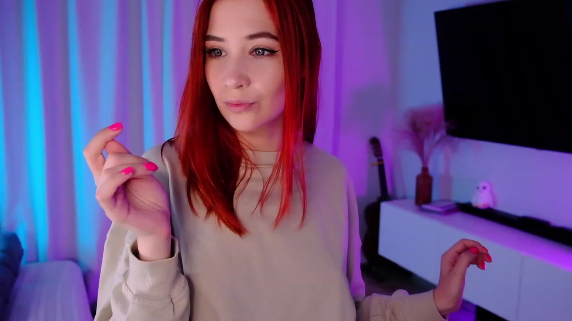 Gallery image thumbnail from JulyRedFox's myfreecams stream on, 09/30/2023, 01:16 image 18 of 20