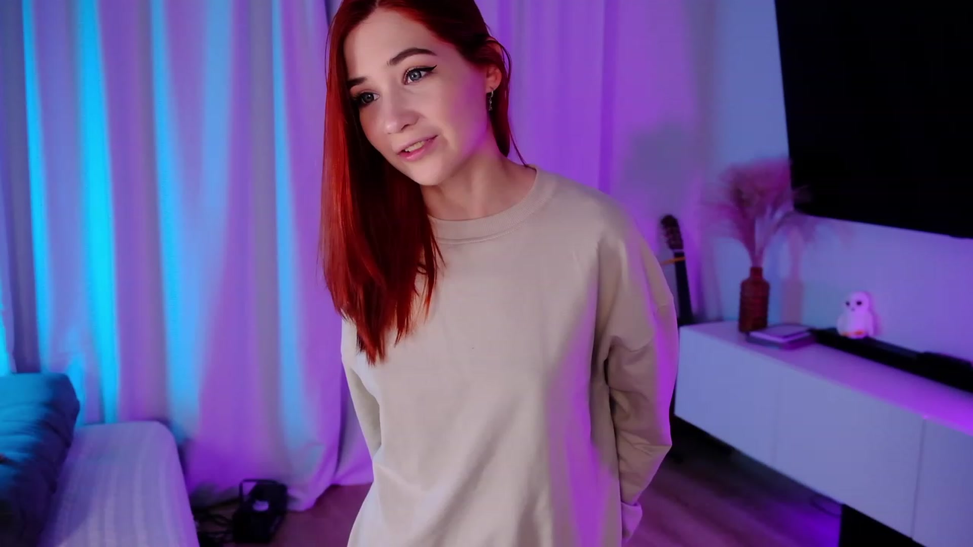 Gallery image thumbnail from JulyRedFox's myfreecams stream on, 09/30/2023, 01:16 image 11 of 20