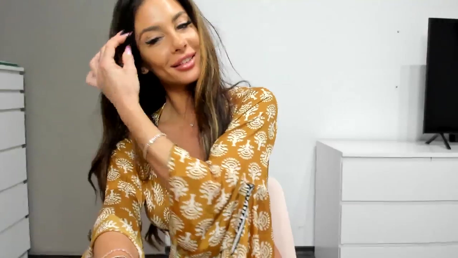 Gallery image thumbnail from JulyaWild's myfreecams stream on, 11/12/2023, 20:01 image 11 of 20