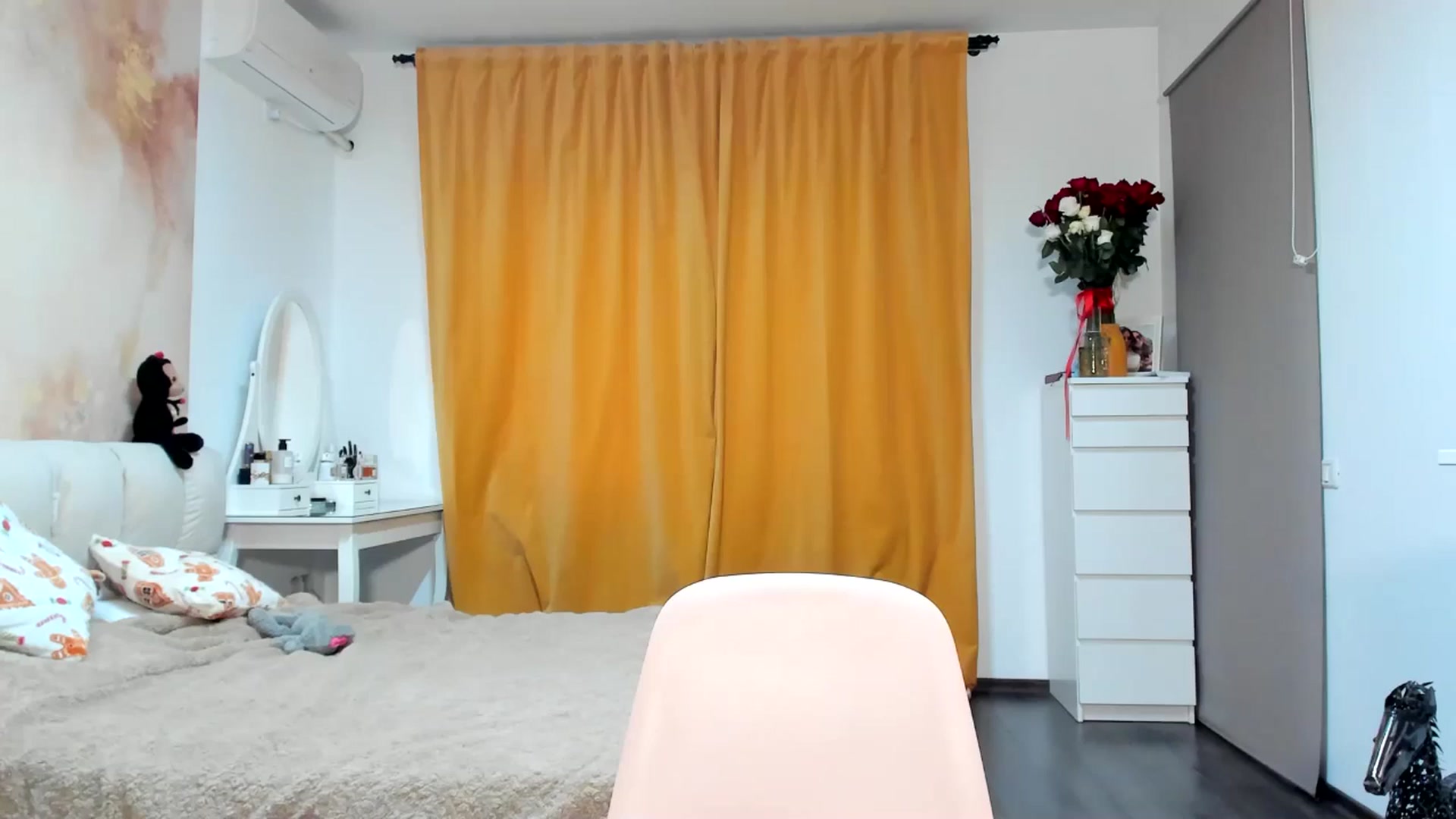 Gallery image thumbnail from JulyaWild's myfreecams stream on, 02/17/2026, 14:43 image 15 of 20